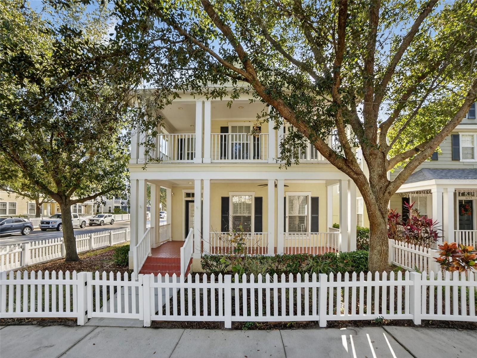 Single Family Residence in LITHIA, FL - Daniel Dourado