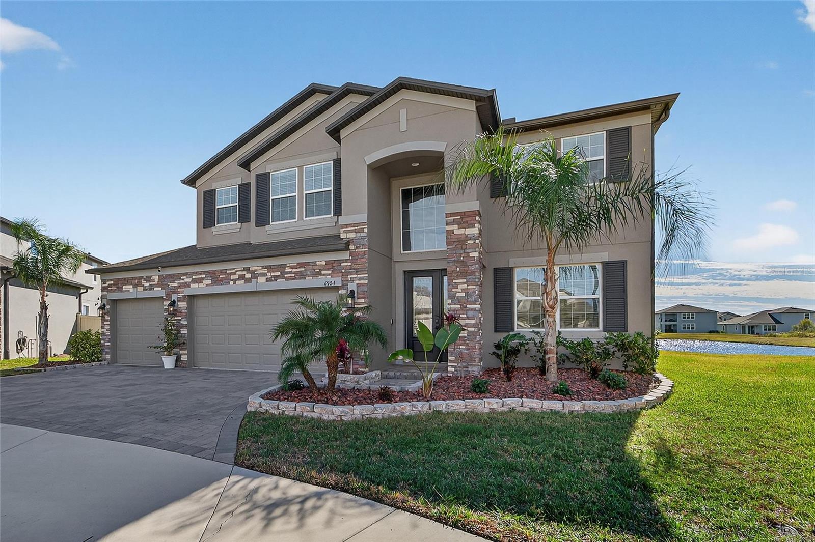 Single Family Residence in WIMAUMA, FL - Daniel Dourado