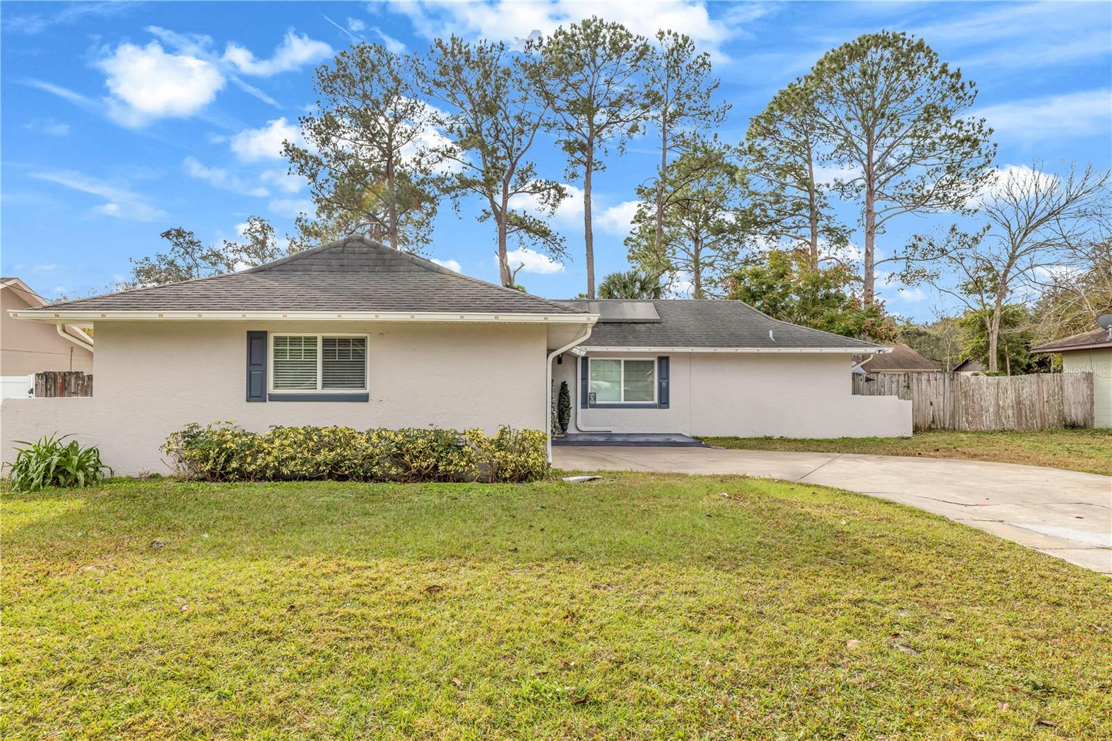 Single Family Residence em WINTER SPRINGS, FL - Daniel Dourado