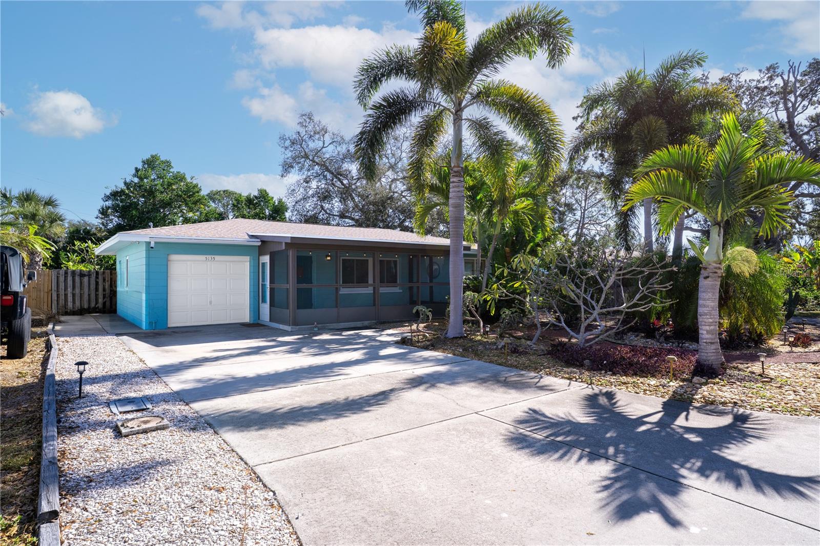 Single Family Residence em ST PETERSBURG, FL - Daniel Dourado