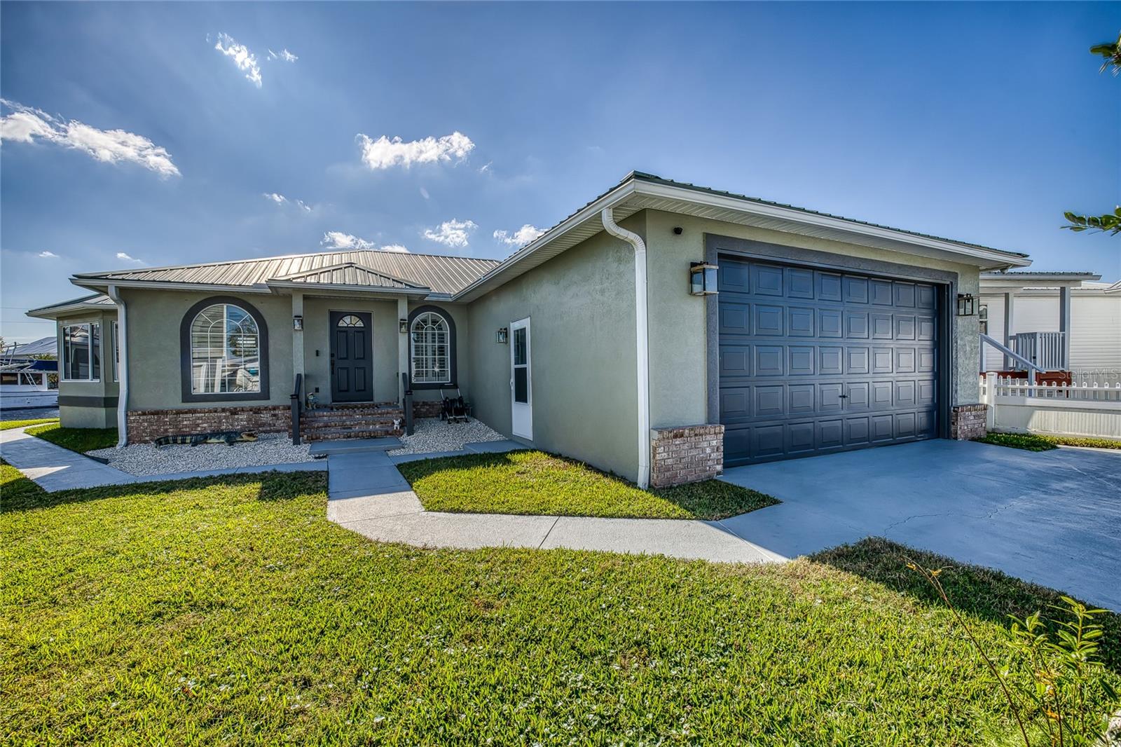 Single Family Residence em WELAKA, FL - Daniel Dourado