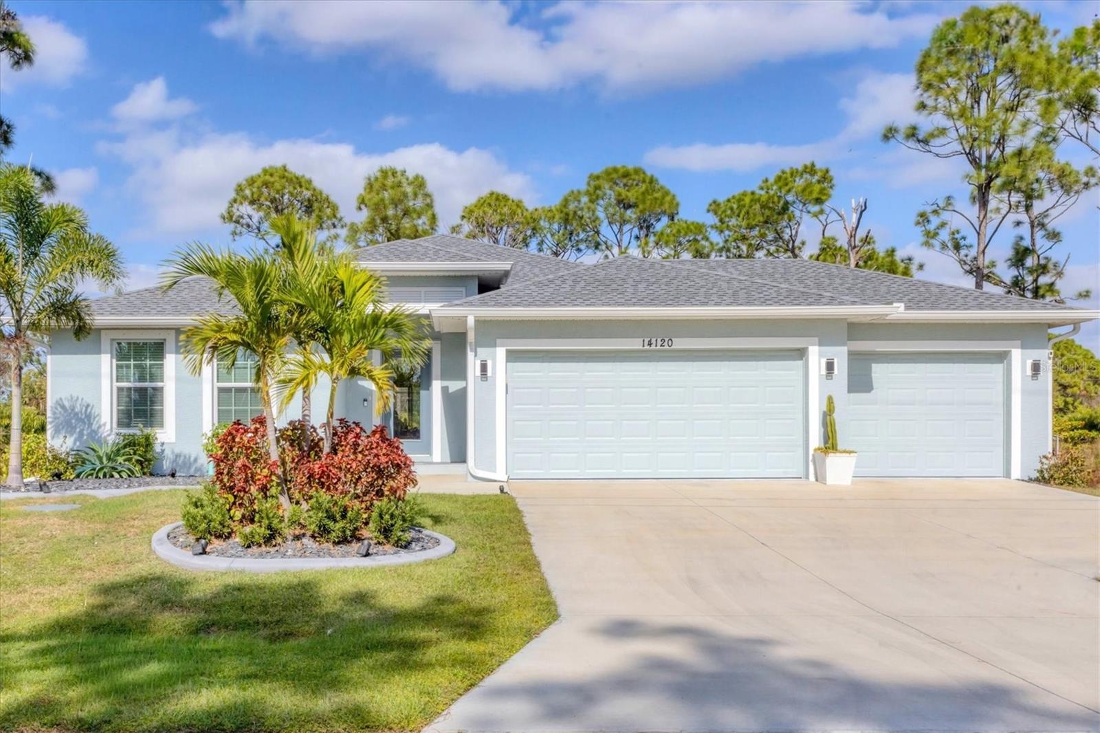 Single Family Residence em PORT CHARLOTTE, FL - Daniel Dourado