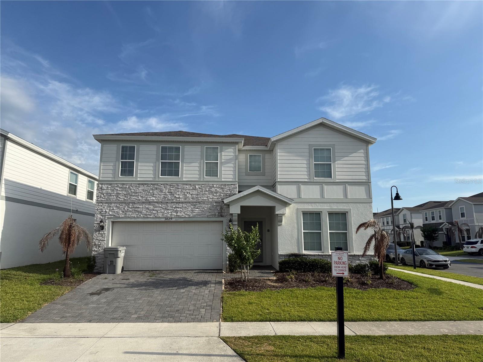 Single Family Residence in DAVENPORT, FL - Daniel Dourado
