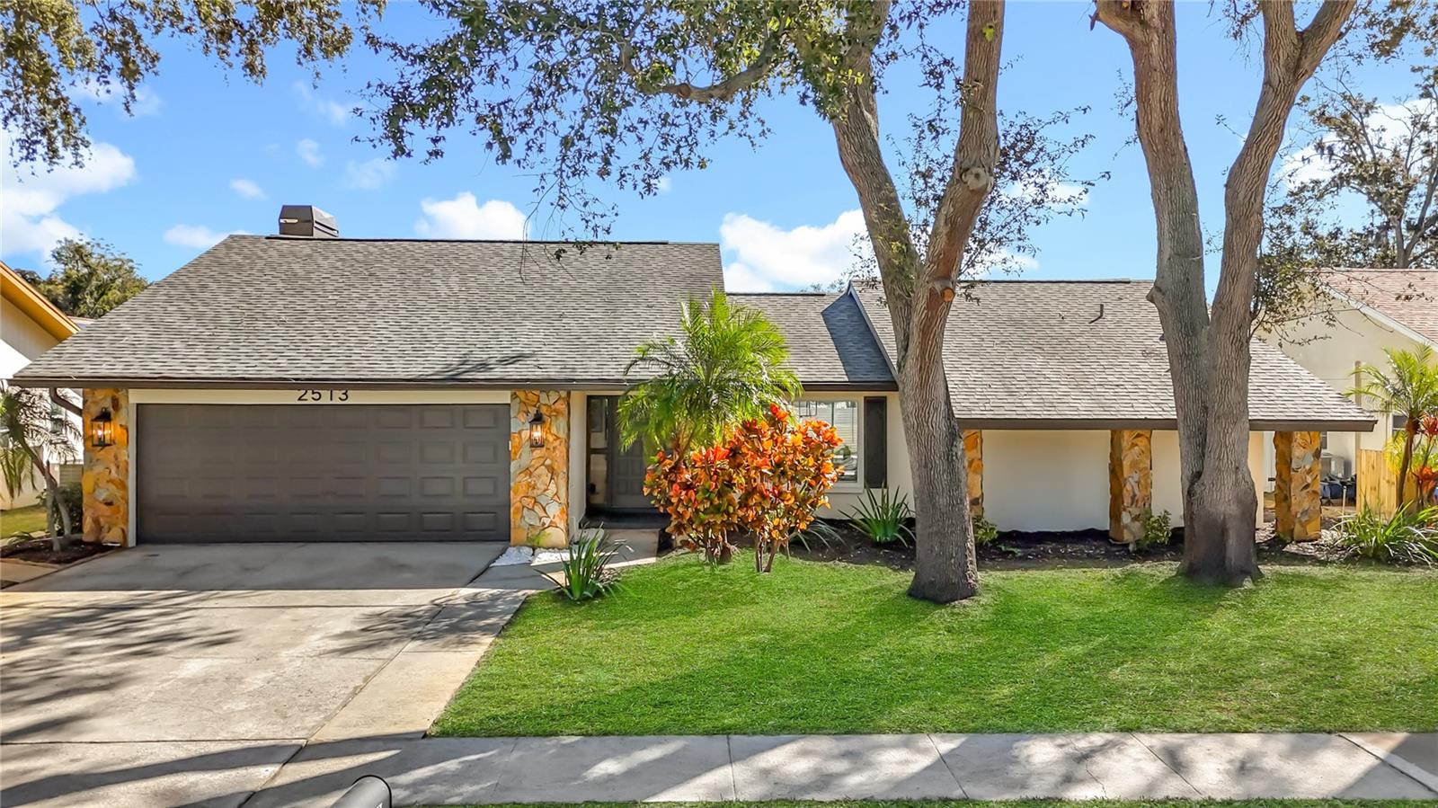 Single Family Residence em CLEARWATER, FL - Daniel Dourado