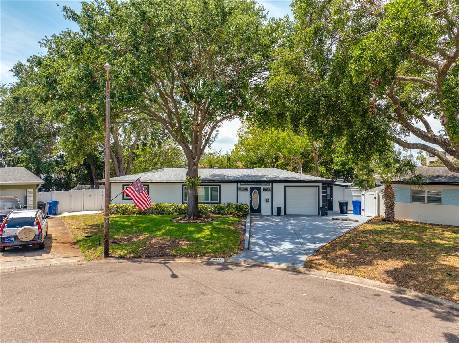 Single Family Residence em ST PETERSBURG, FL - Daniel Dourado