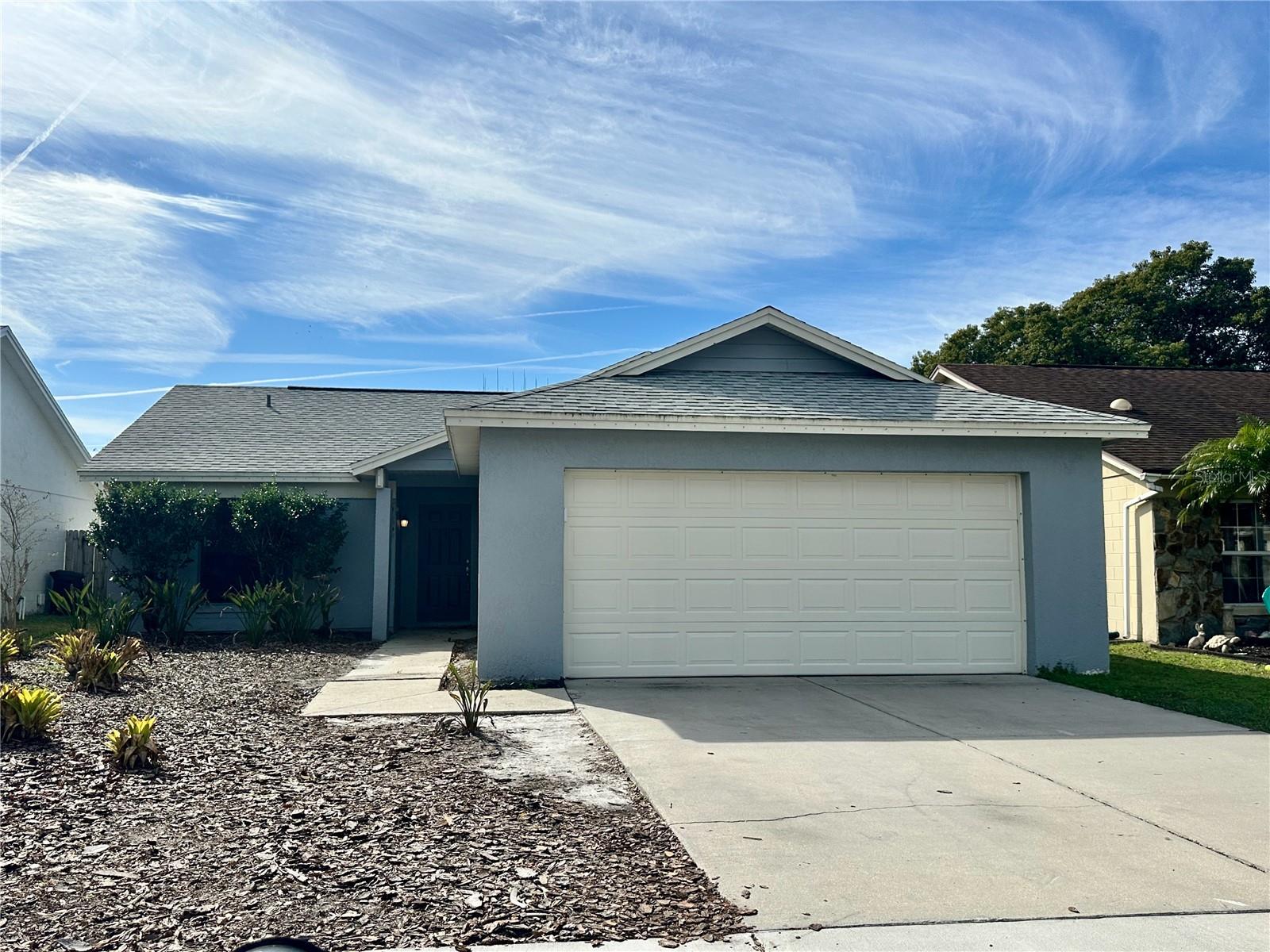 Single Family Residence in OVIEDO, FL - Daniel Dourado