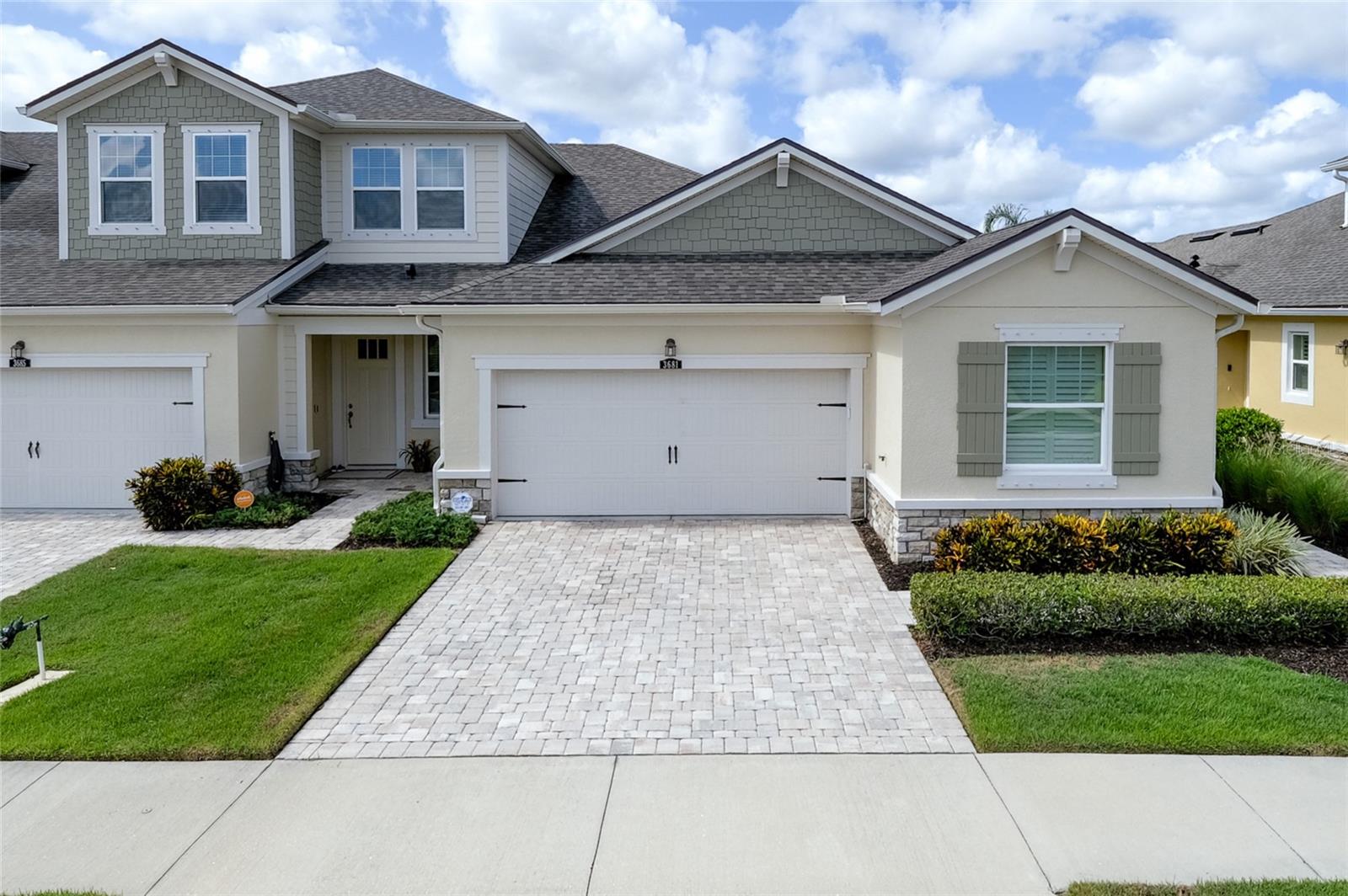 Single Family Residence in SARASOTA, FL - Daniel Dourado