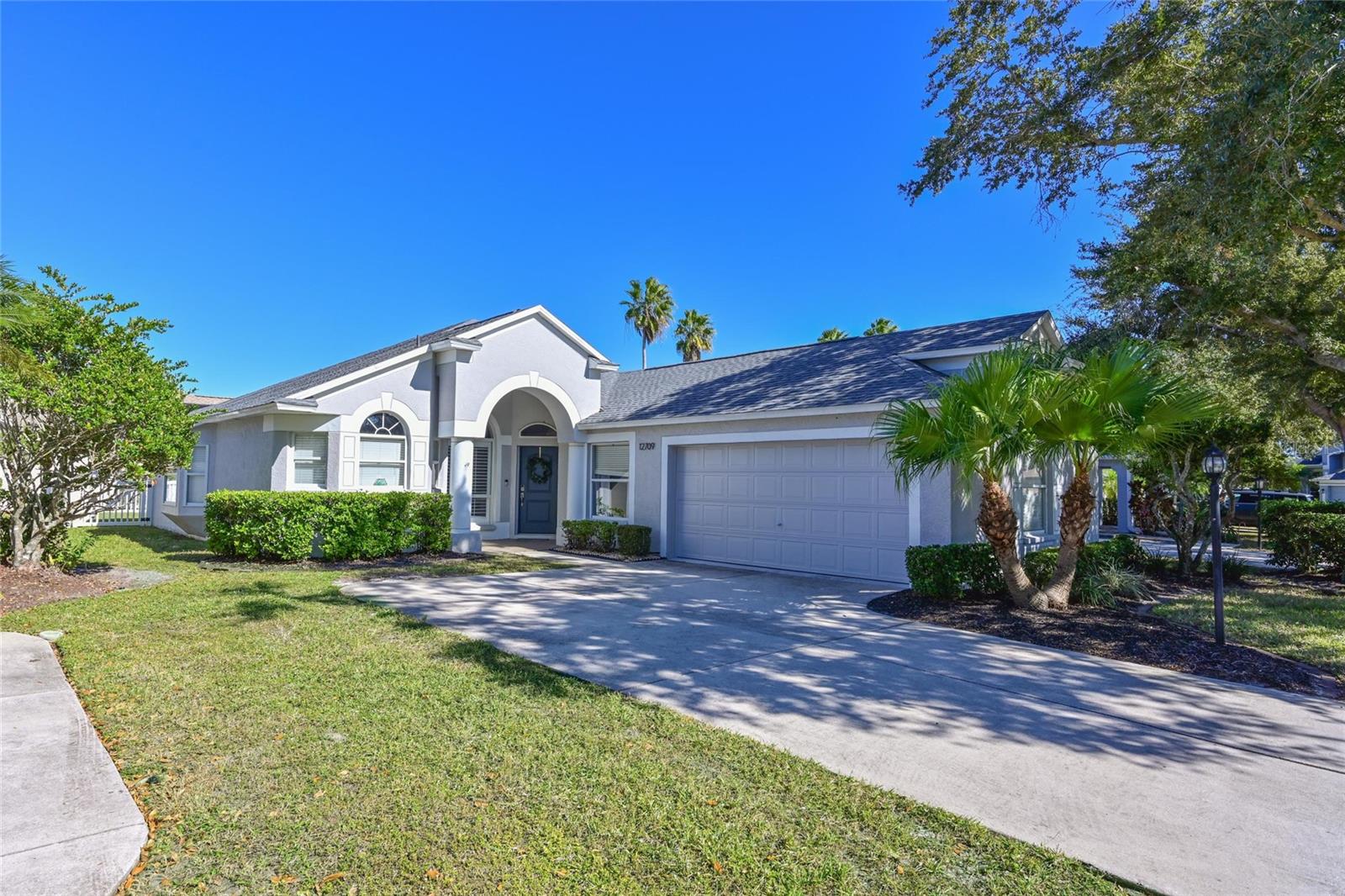Single Family Residence in LAKEWOOD RANCH, FL - Daniel Dourado