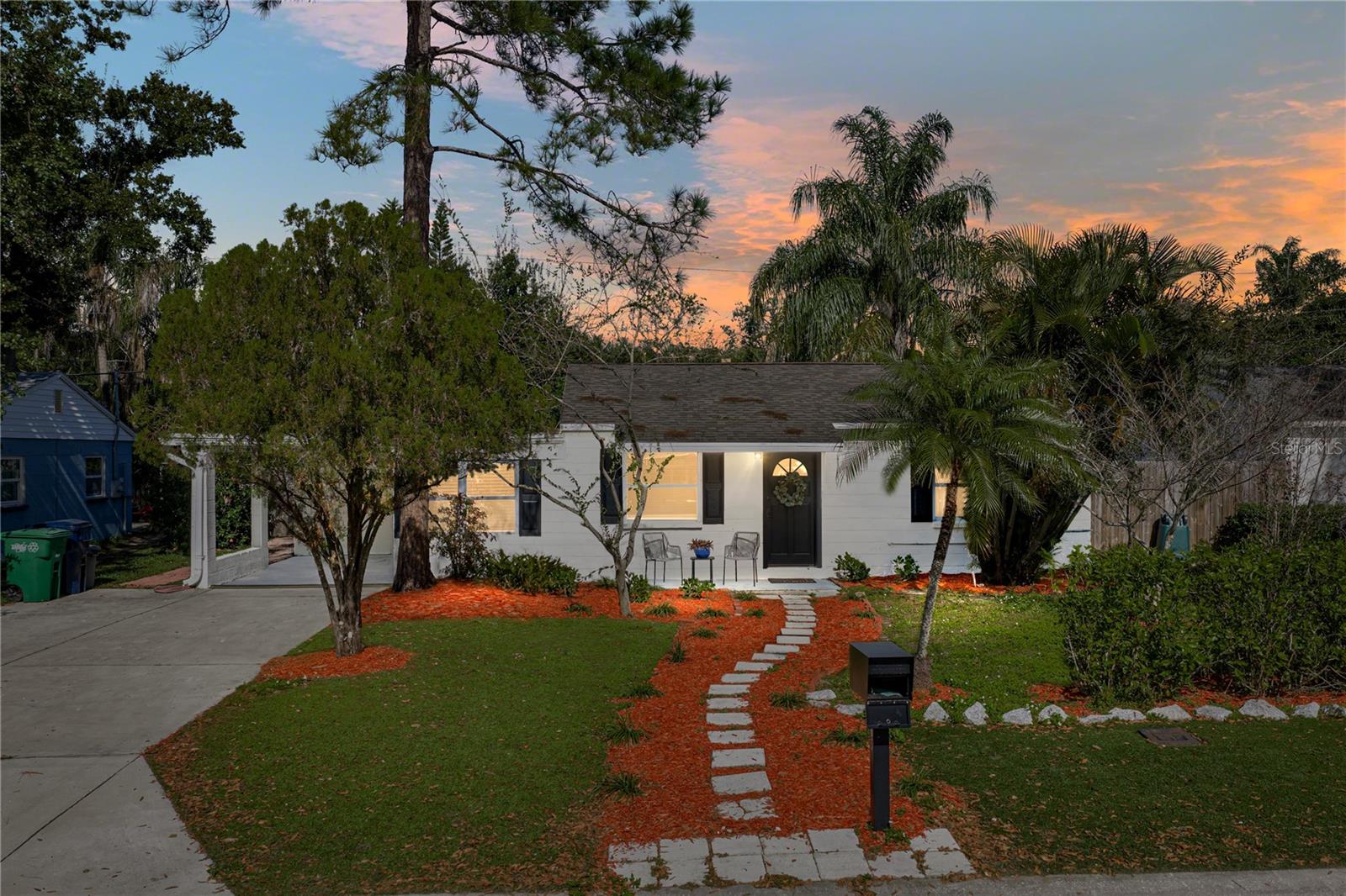 Single Family Residence in TAMPA, FL - Daniel Dourado