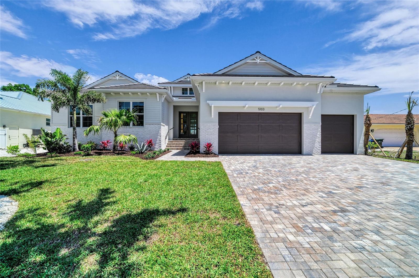 Single Family Residence in SARASOTA, FL - Daniel Dourado
