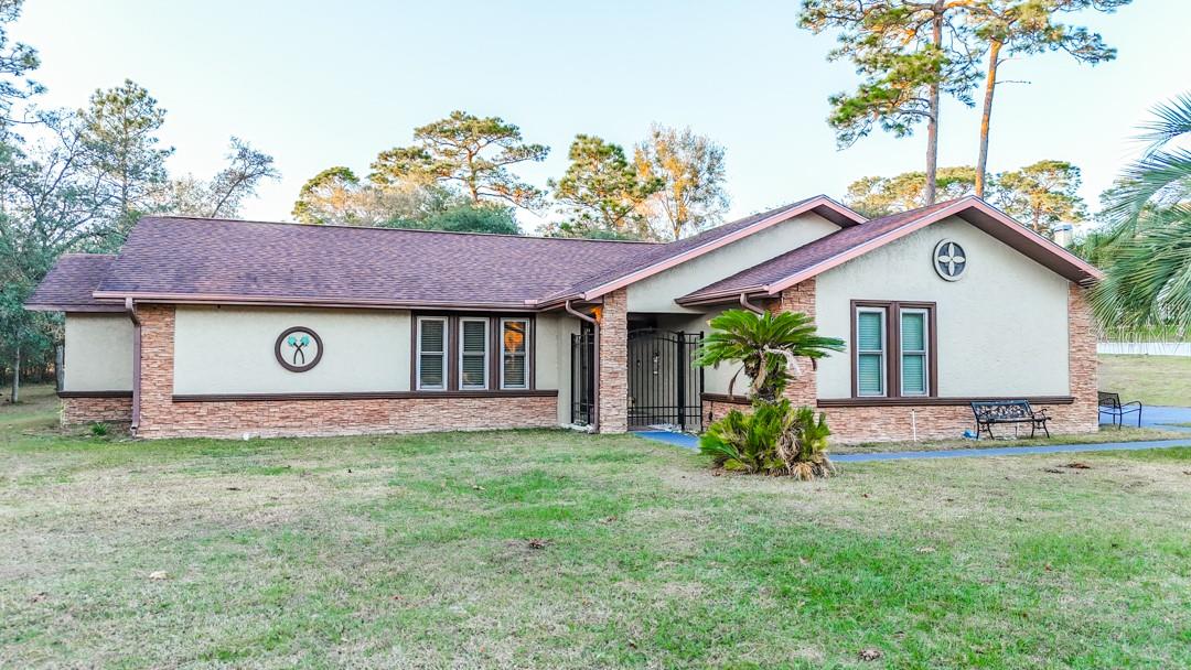 Single Family Residence in BEVERLY HILLS, FL - Daniel Dourado