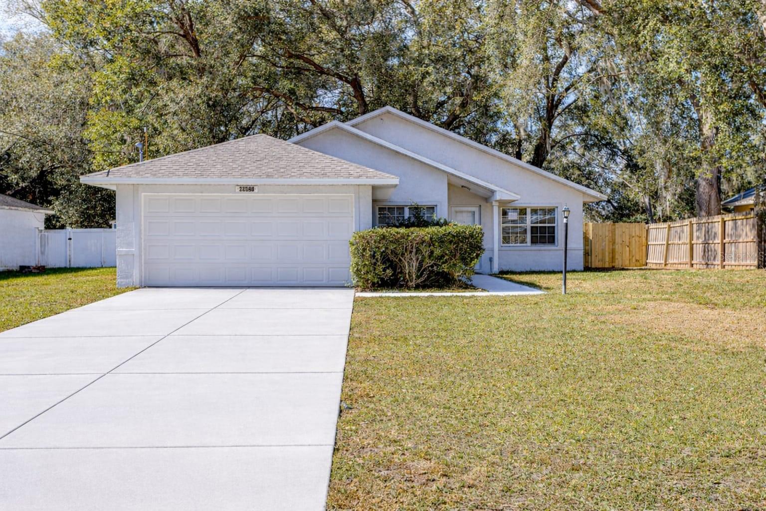 Single Family Residence in LADY LAKE, FL - Daniel Dourado