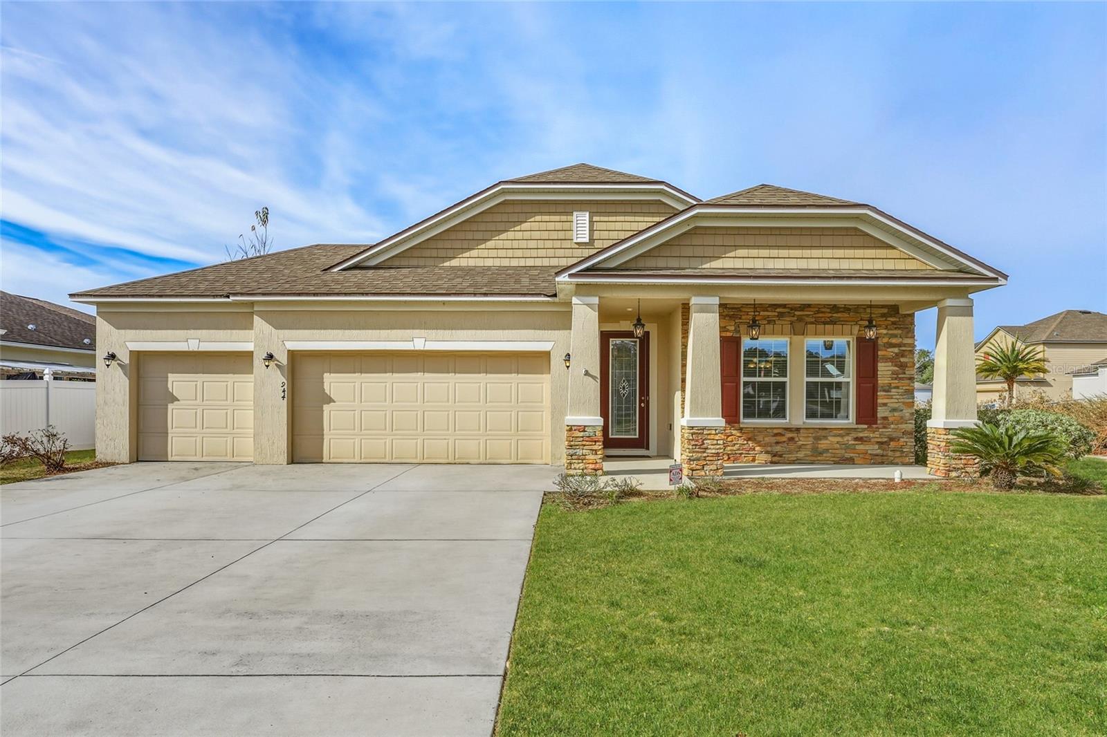 Single Family Residence in NEWBERRY, FL - Daniel Dourado