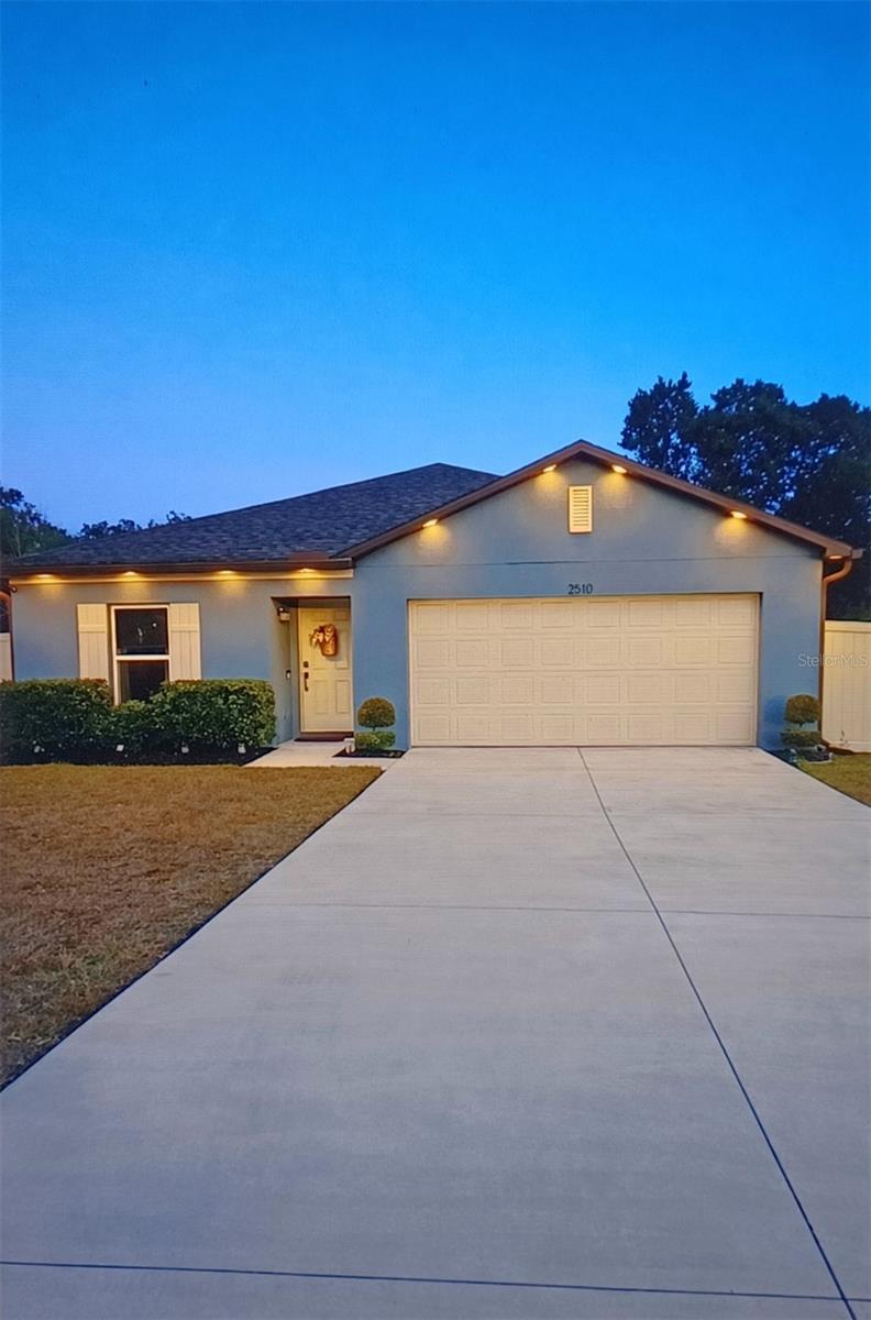 Single Family Residence in SPRING HILL, FL - Daniel Dourado