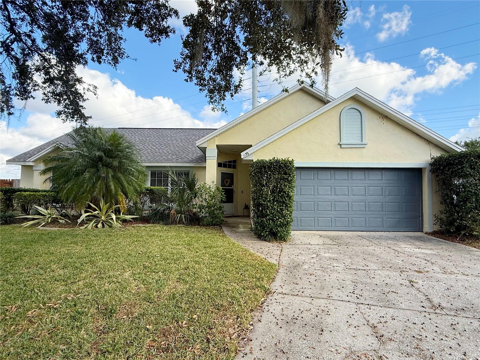 Single Family Residence in DAVENPORT, FL - Daniel Dourado