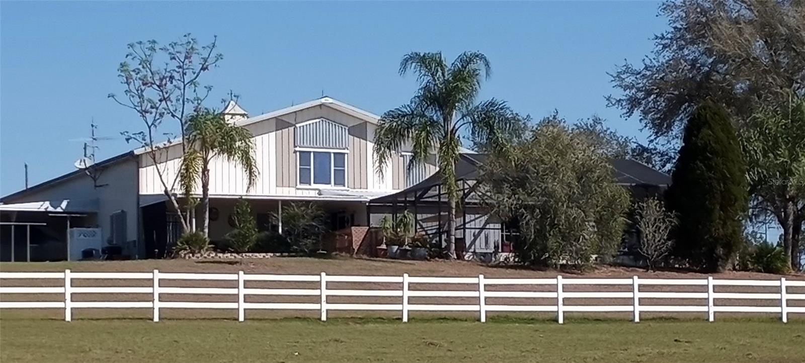 Single Family Residence in DADE CITY, FL - Daniel Dourado