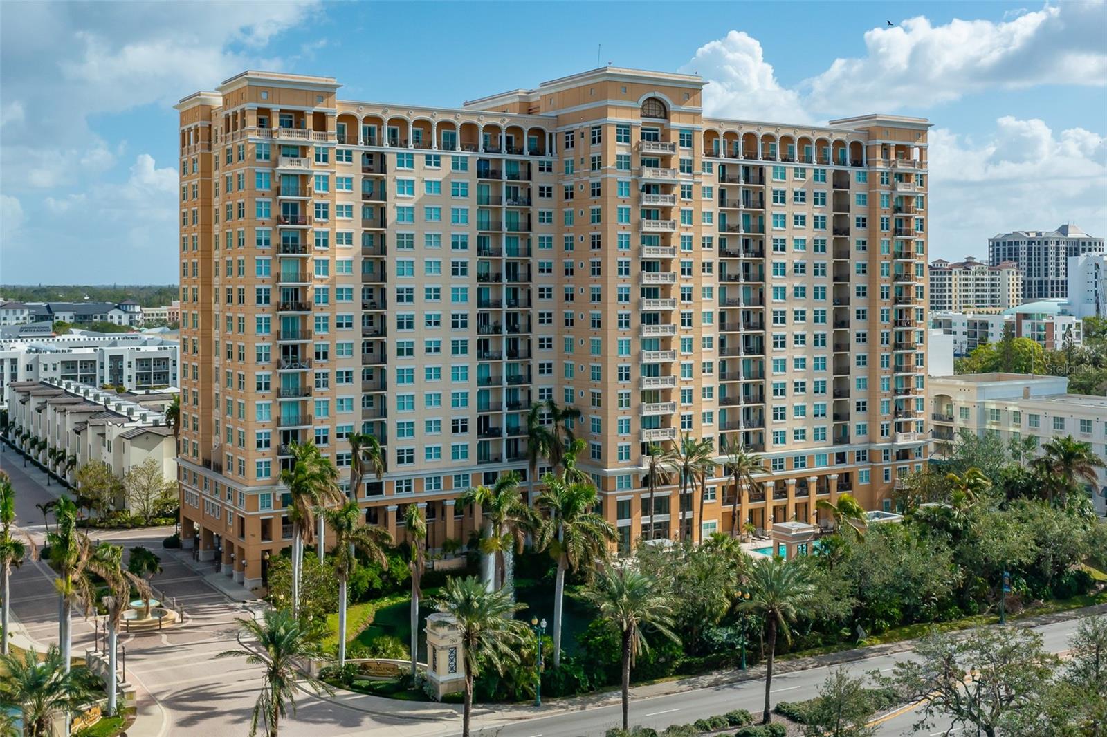 Condominium in SARASOTA, FL - Daniel Dourado