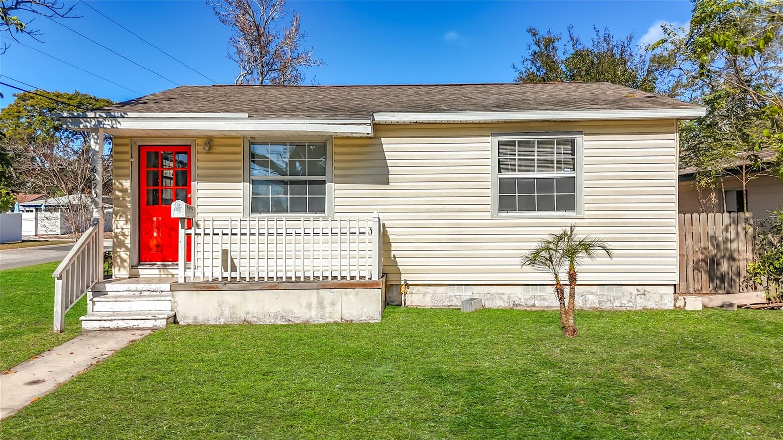 Single Family Residence em ST PETERSBURG, FL - Daniel Dourado