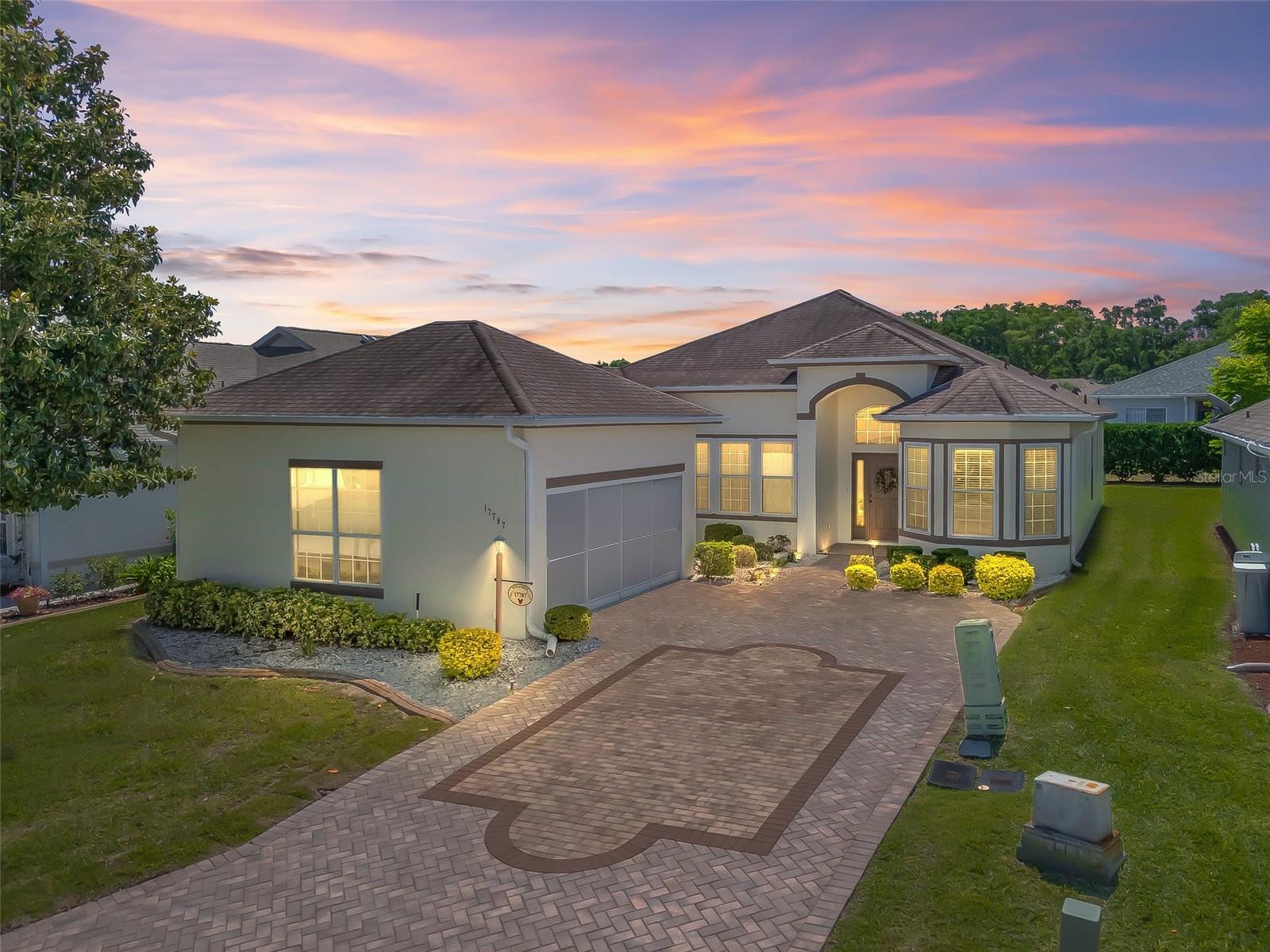 Single Family Residence in SUMMERFIELD, FL - Daniel Dourado