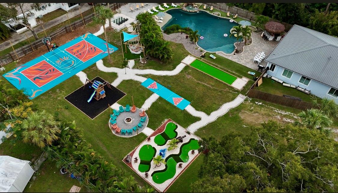 Single Family Residence em ST PETERSBURG, FL - Daniel Dourado