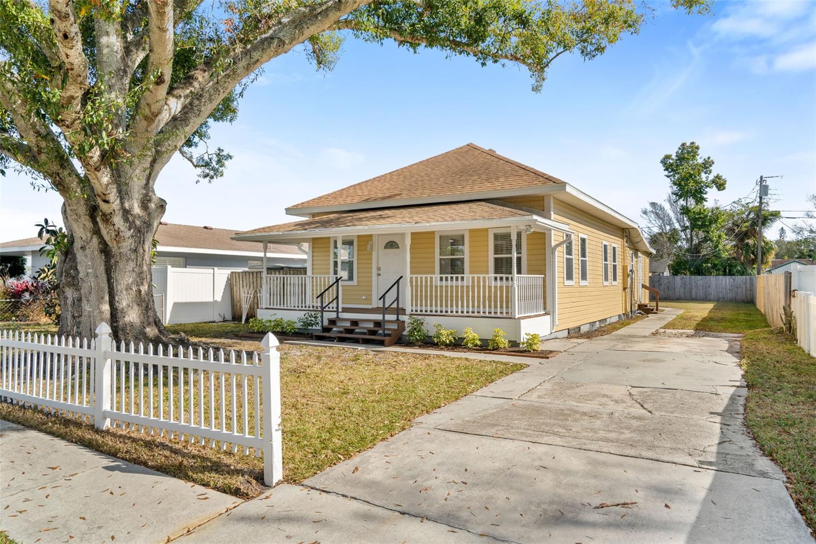 Single Family Residence em PALMETTO, FL - Daniel Dourado