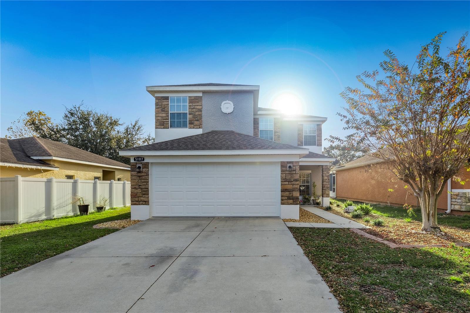 Single Family Residence em OXFORD, FL - Daniel Dourado