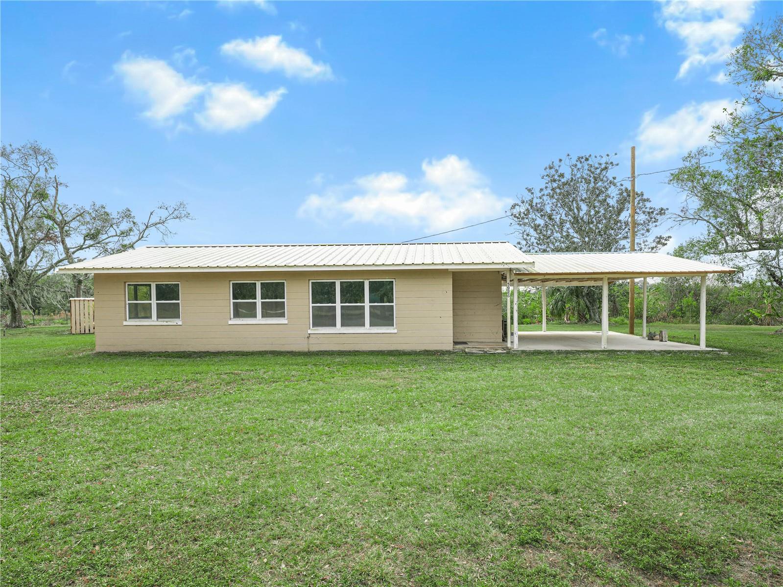 Single Family Residence in WAUCHULA, FL - Daniel Dourado