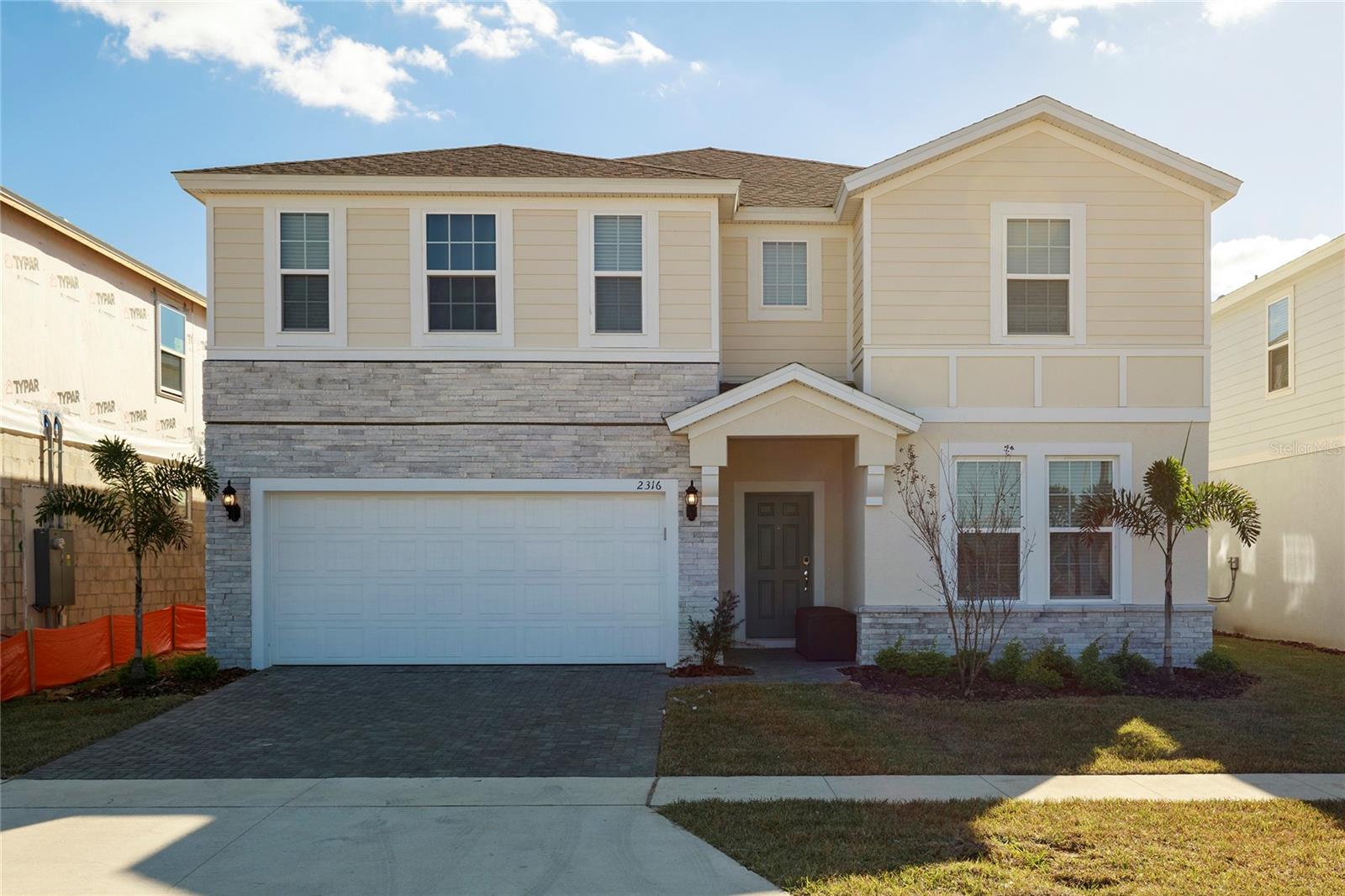 Single Family Residence in DAVENPORT, FL - Daniel Dourado