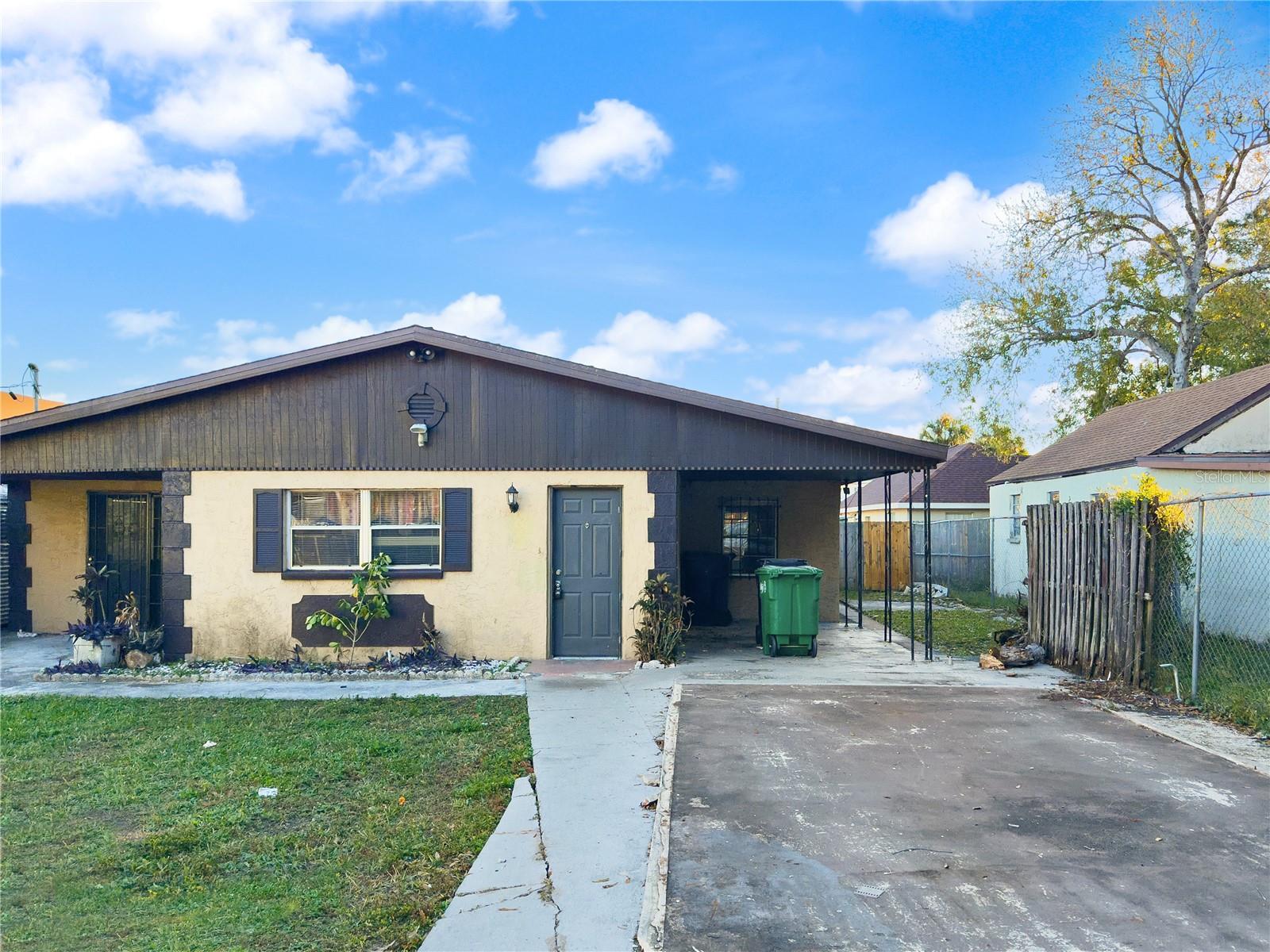 Single Family Residence in TAMPA, FL - Daniel Dourado
