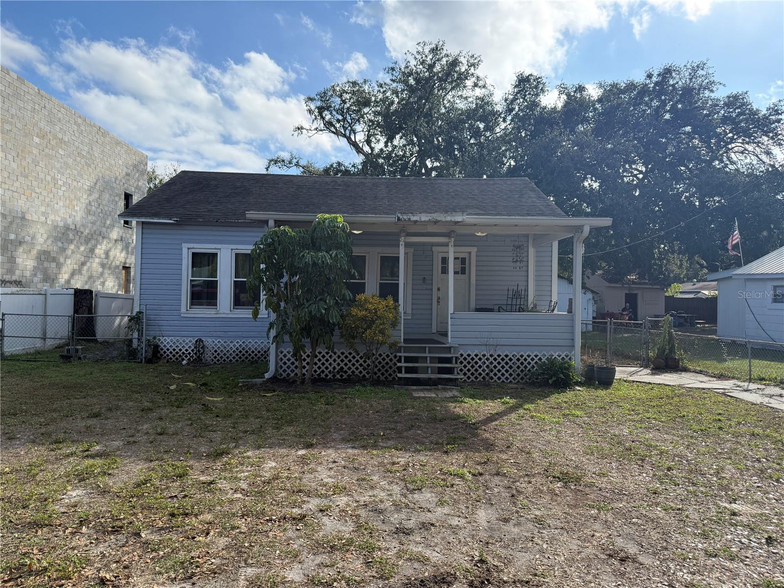 Single Family Residence in PLANT CITY, FL - Daniel Dourado