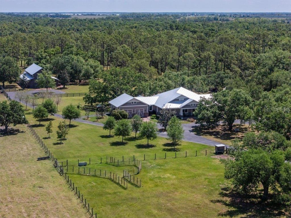 Single Family Residence em MYAKKA CITY, FL - Daniel Dourado