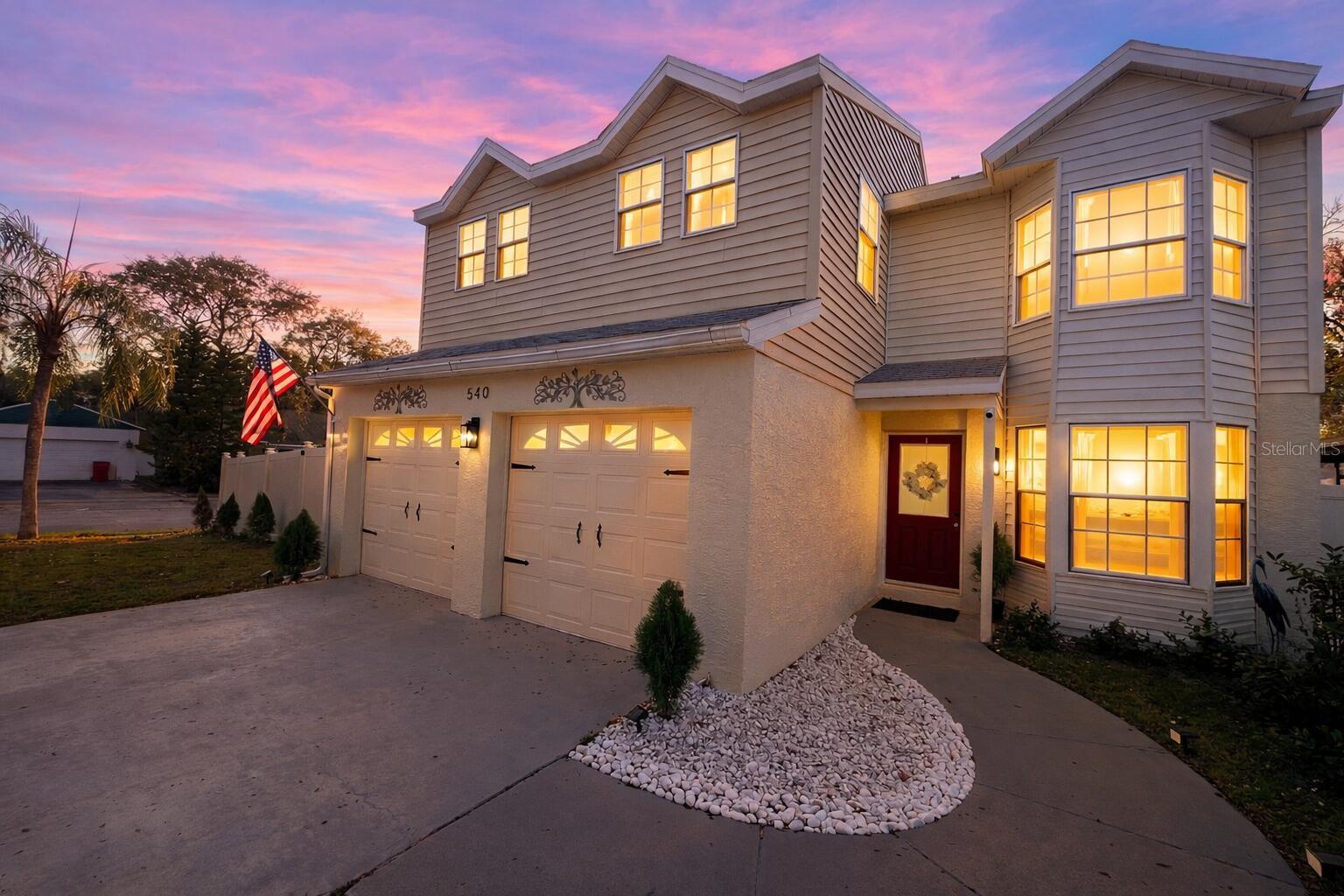 Single Family Residence in PALM HARBOR, FL - Daniel Dourado