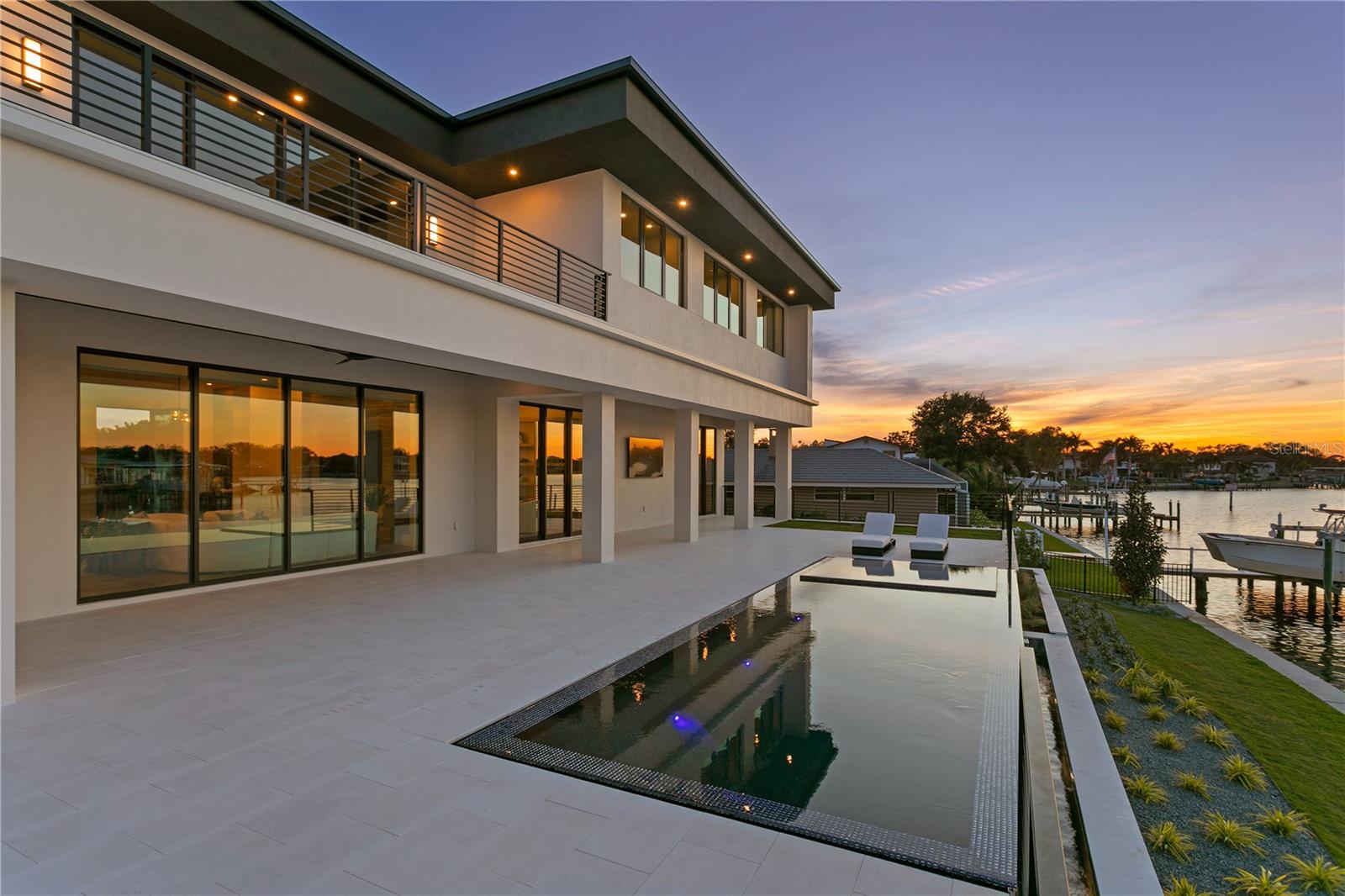 Single Family Residence em ST PETERSBURG, FL - Daniel Dourado