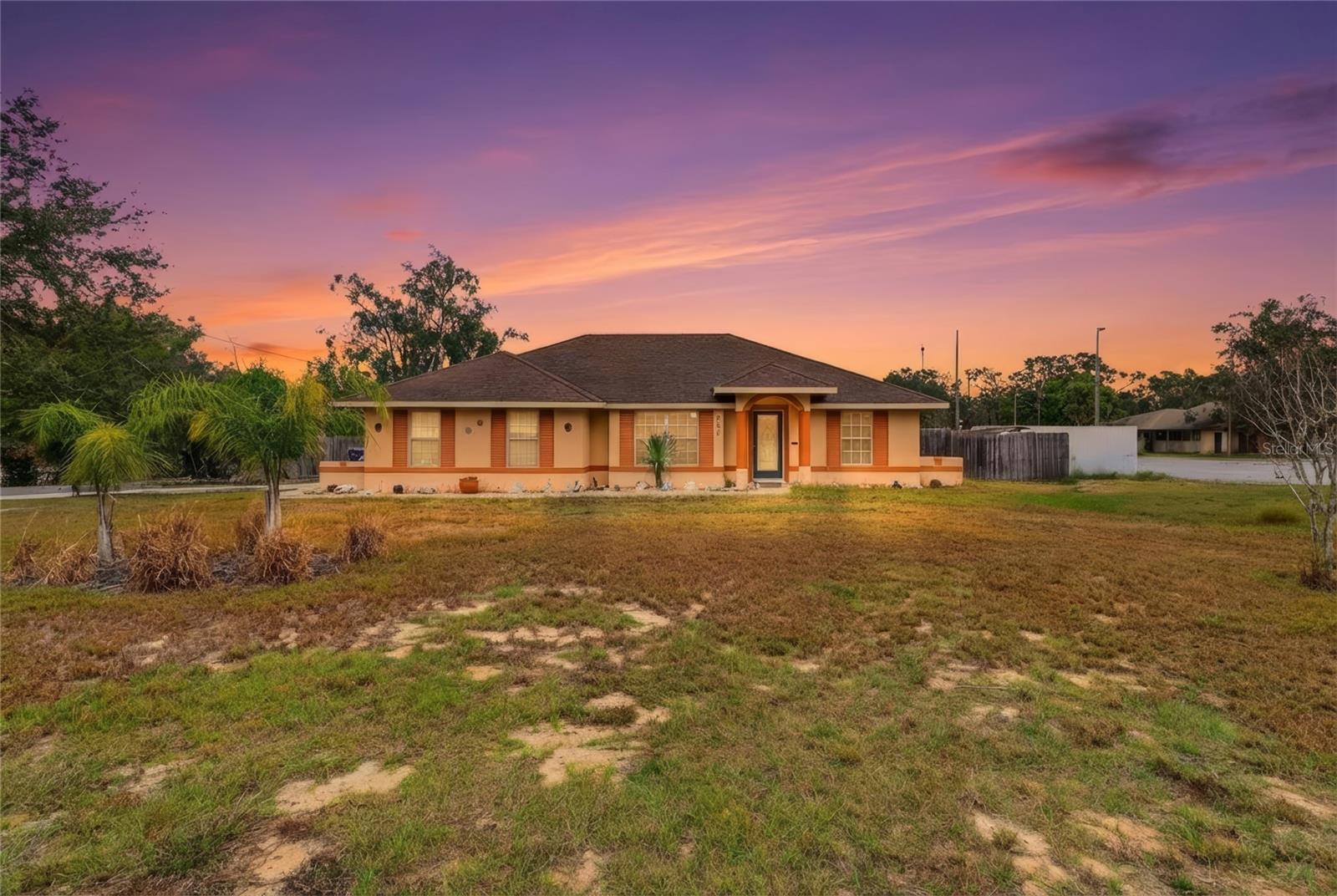 Single Family Residence in HOWEY IN THE HILLS, FL - Daniel Dourado