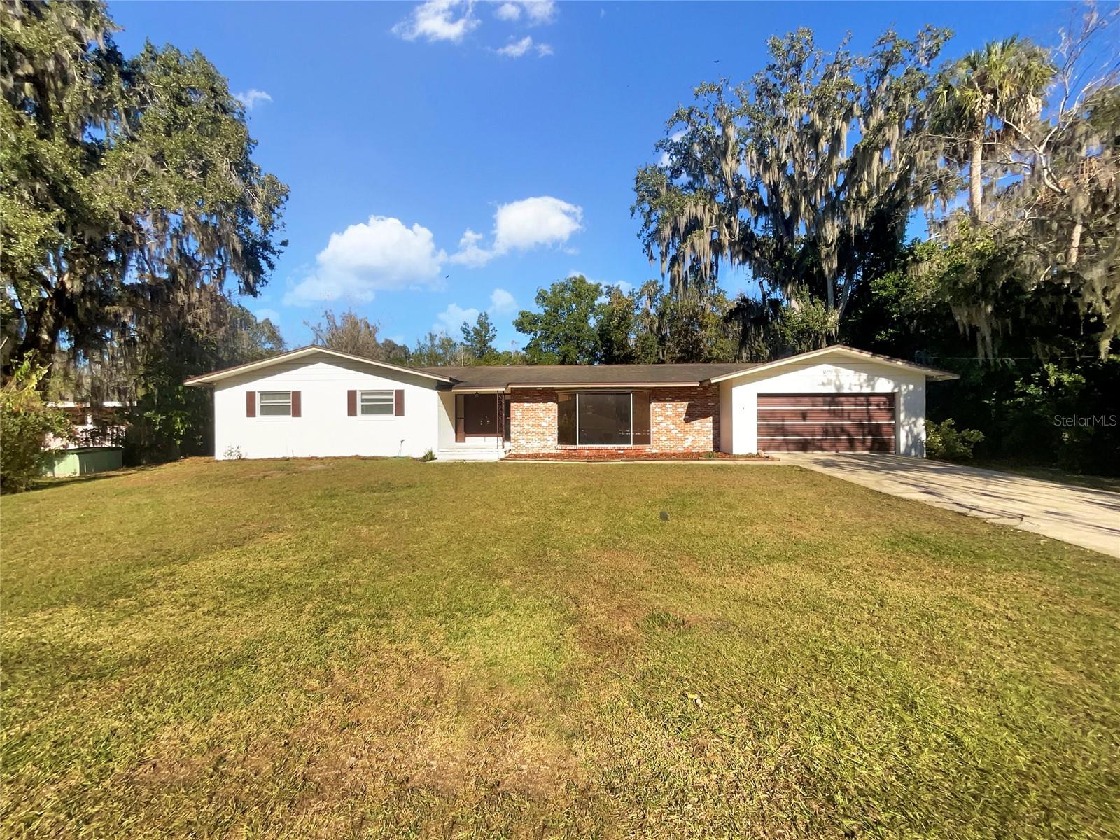 Single Family Residence in LAKE WALES, FL - Daniel Dourado