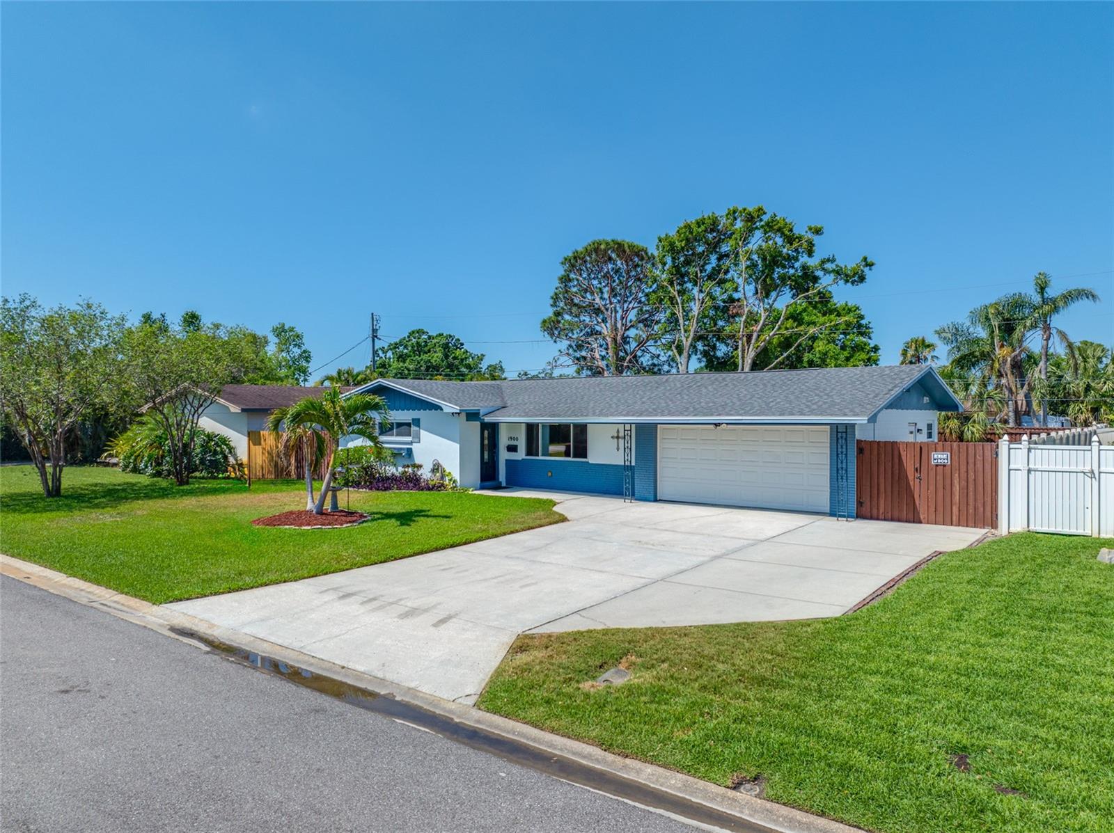 Single Family Residence em ST PETERSBURG, FL - Daniel Dourado