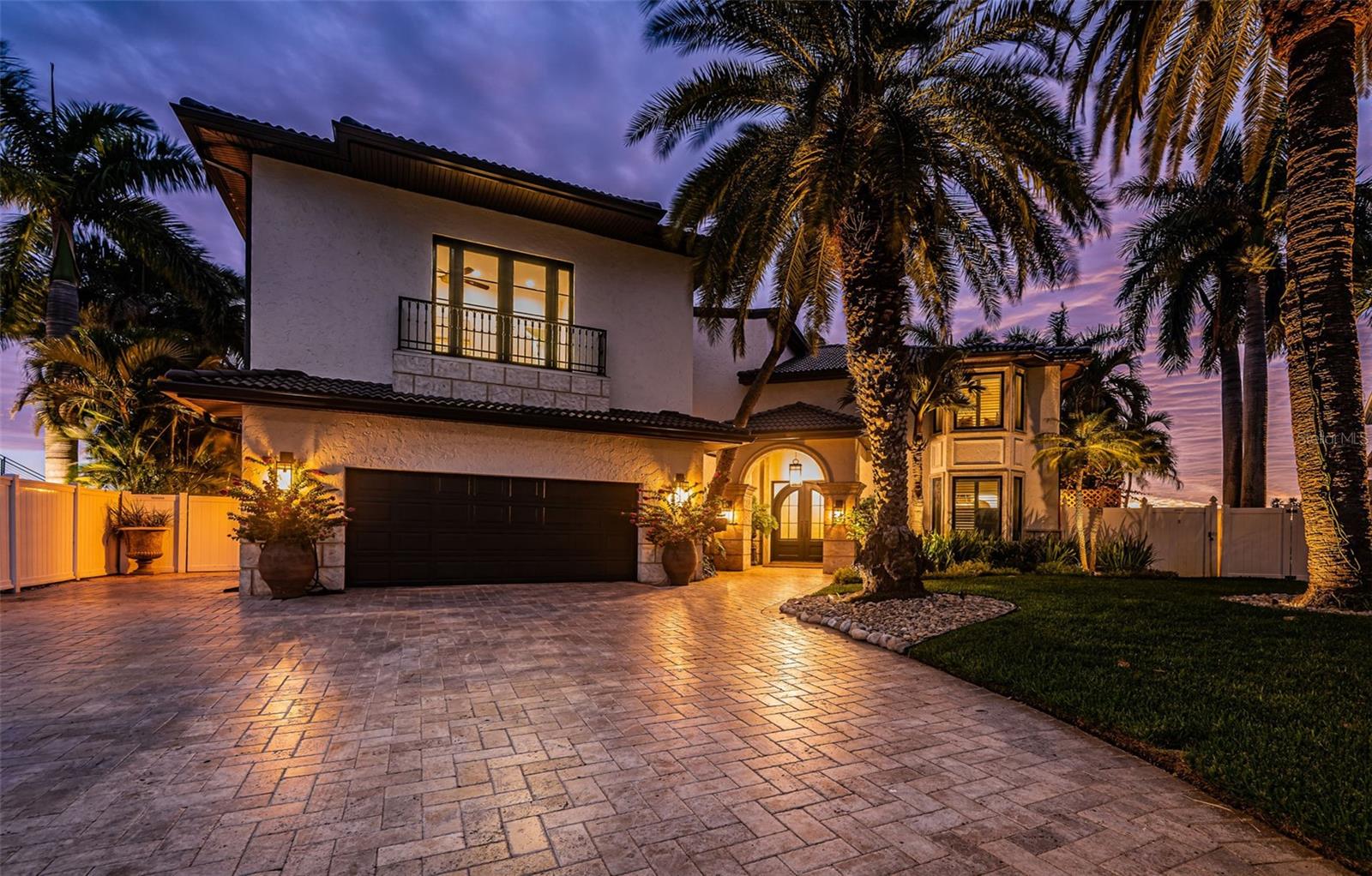 Single Family Residence em ST PETERSBURG, FL - Daniel Dourado