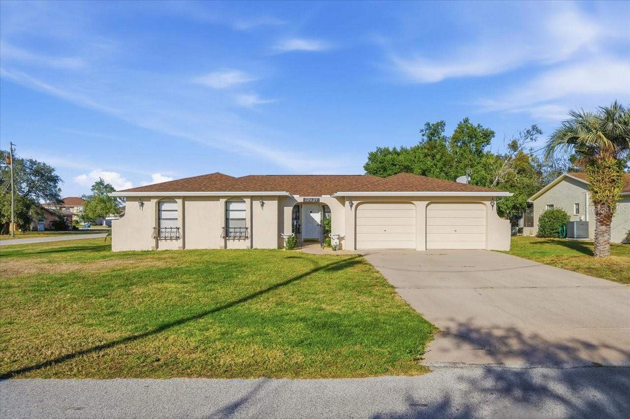 Single Family Residence in SPRING HILL, FL - Daniel Dourado