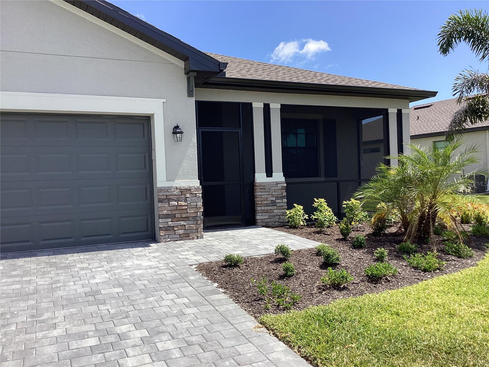 Single Family Residence em PORT CHARLOTTE, FL - Daniel Dourado