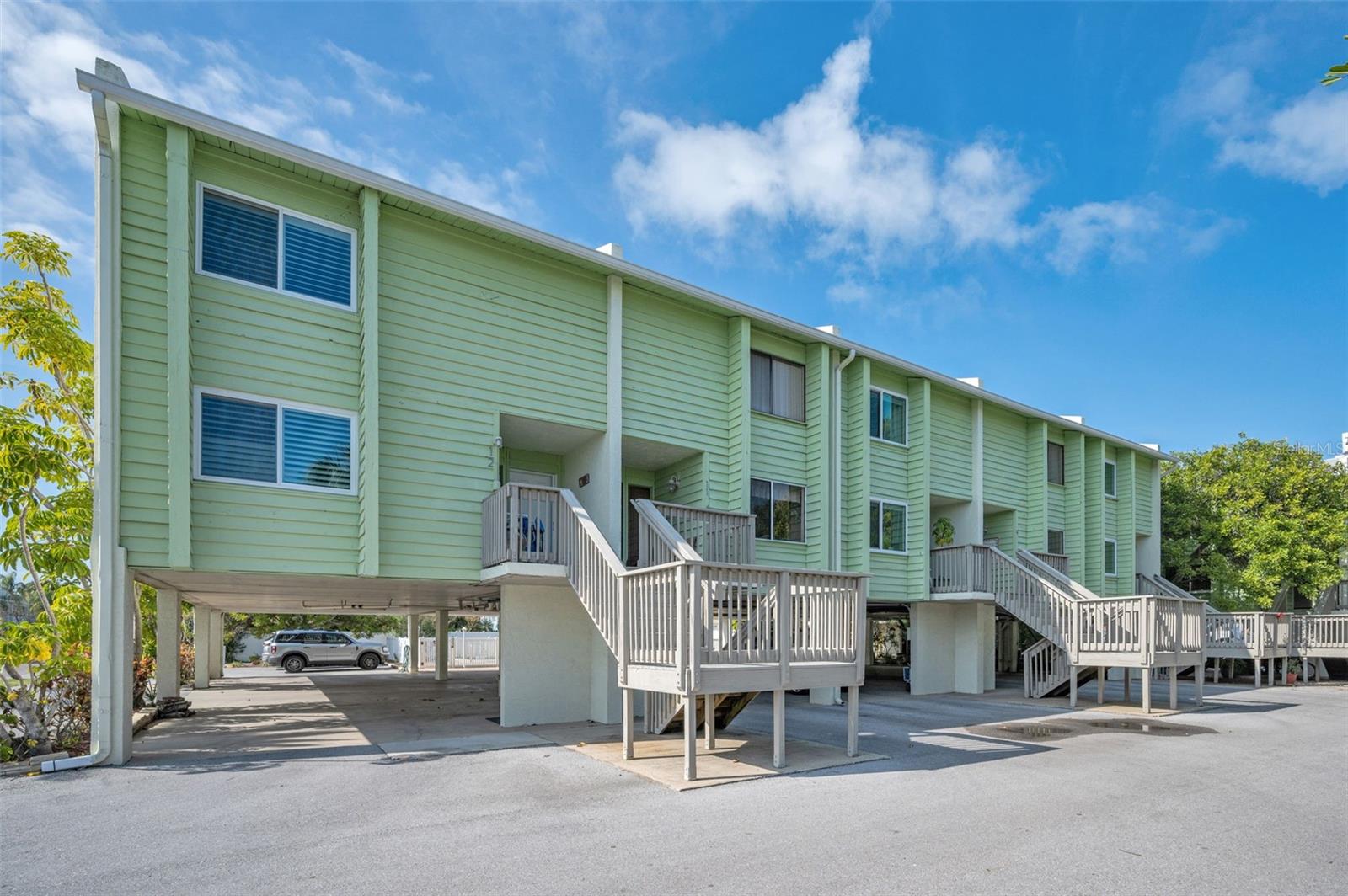 Condominium em INDIAN ROCKS BEACH, FL - Daniel Dourado