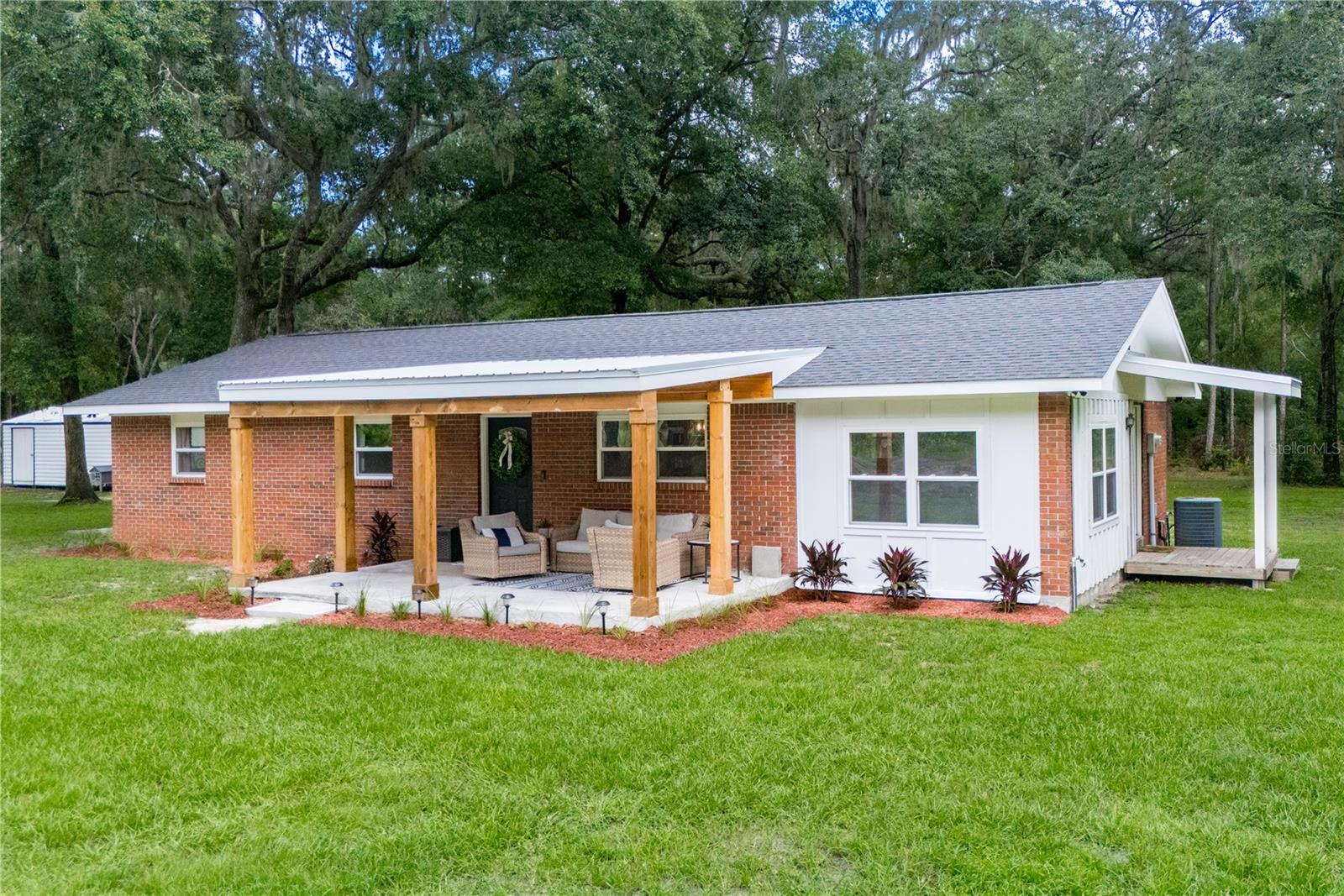 Single Family Residence em BROOKER, FL - Daniel Dourado