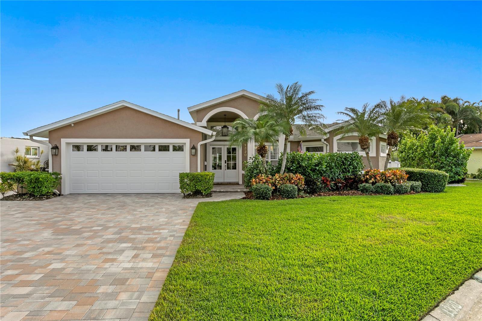 Single Family Residence em ST PETERSBURG, FL - Daniel Dourado