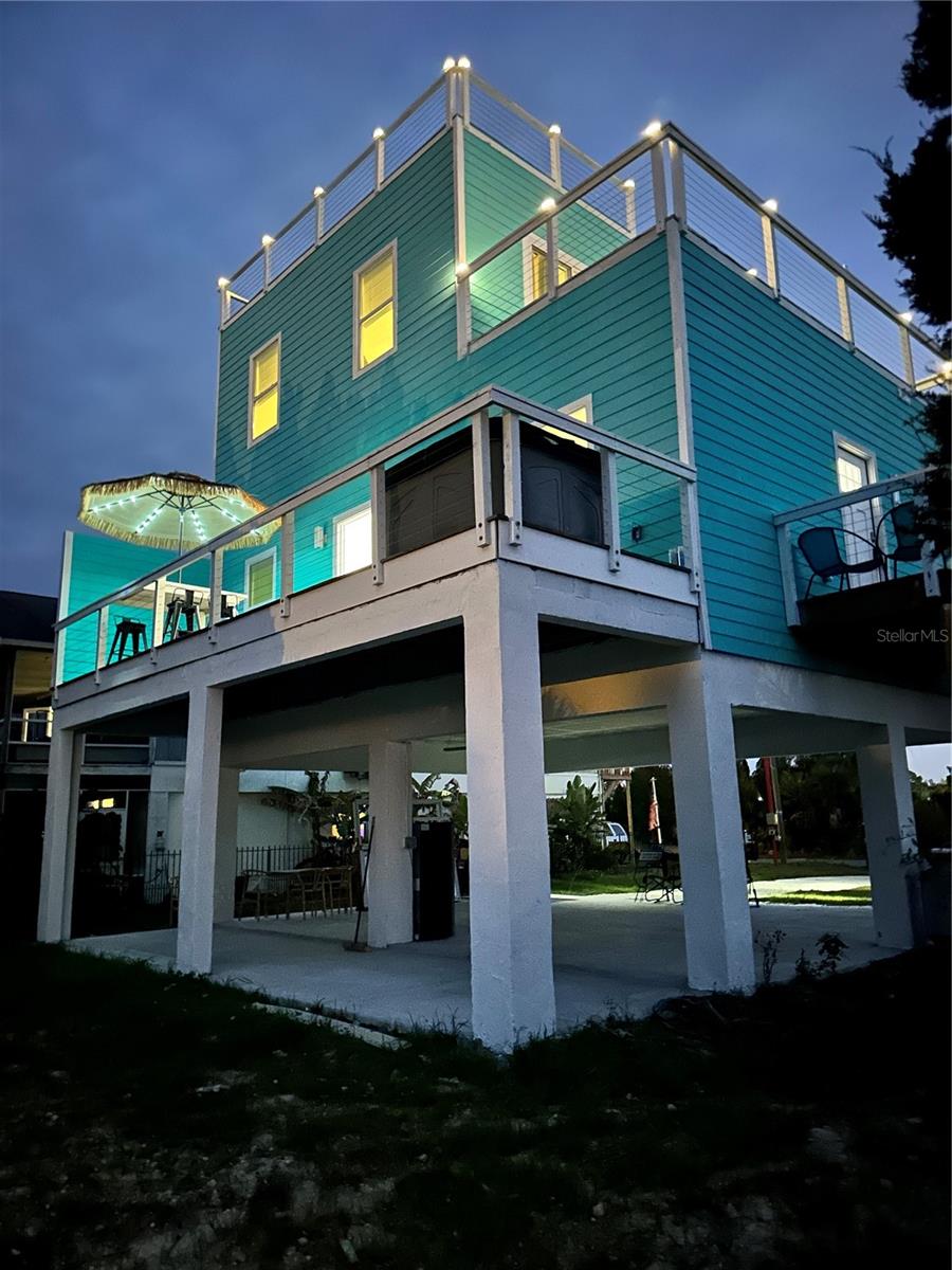 Single Family Residence in HERNANDO BEACH, FL - Daniel Dourado