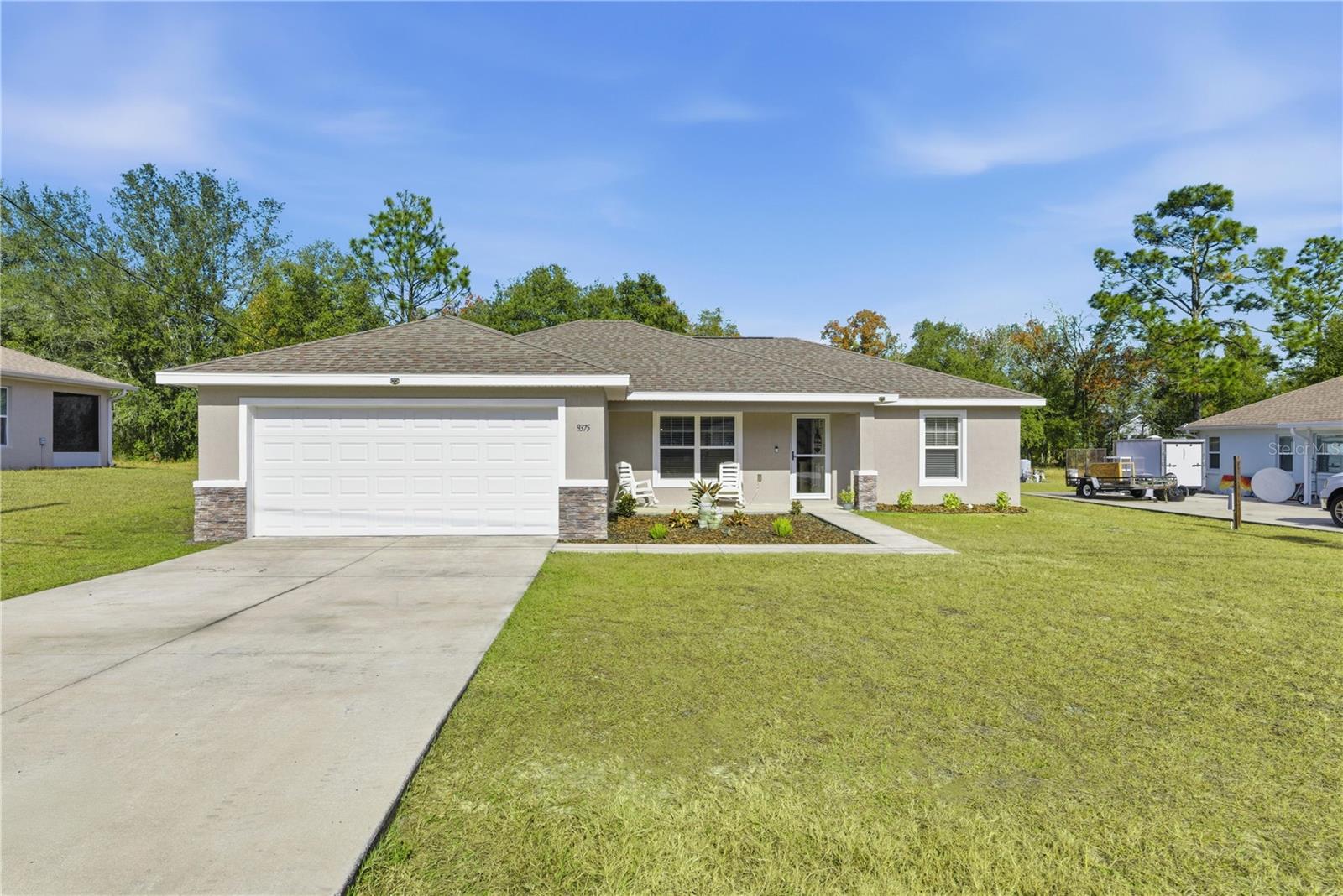 Single Family Residence in SUMMERFIELD, FL - Daniel Dourado