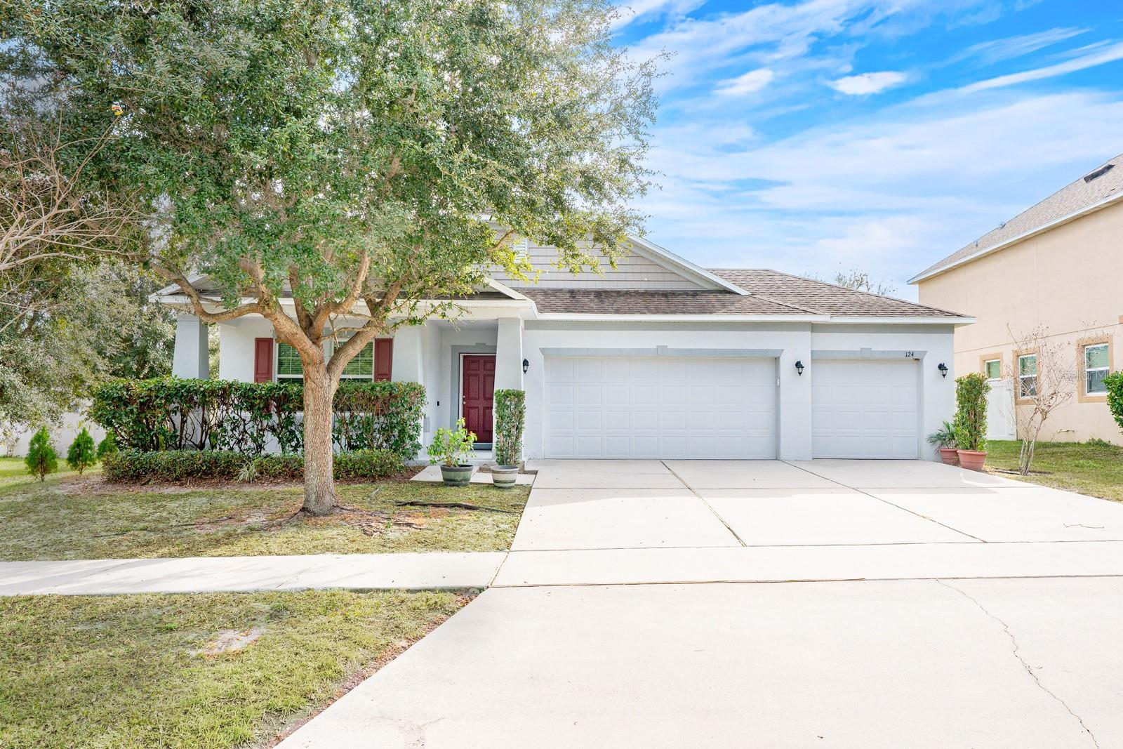 Single Family Residence in GROVELAND, FL - Daniel Dourado