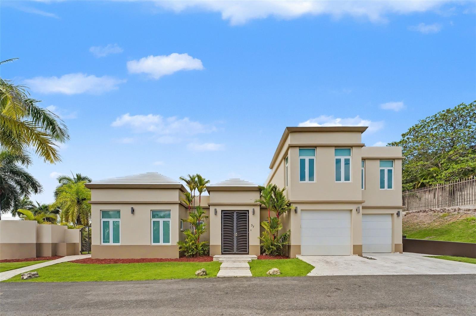 Single Family Residence em DORADO, PR - Daniel Dourado