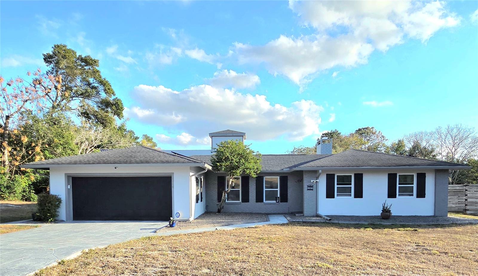 Single Family Residence em SPRING HILL, FL - Daniel Dourado