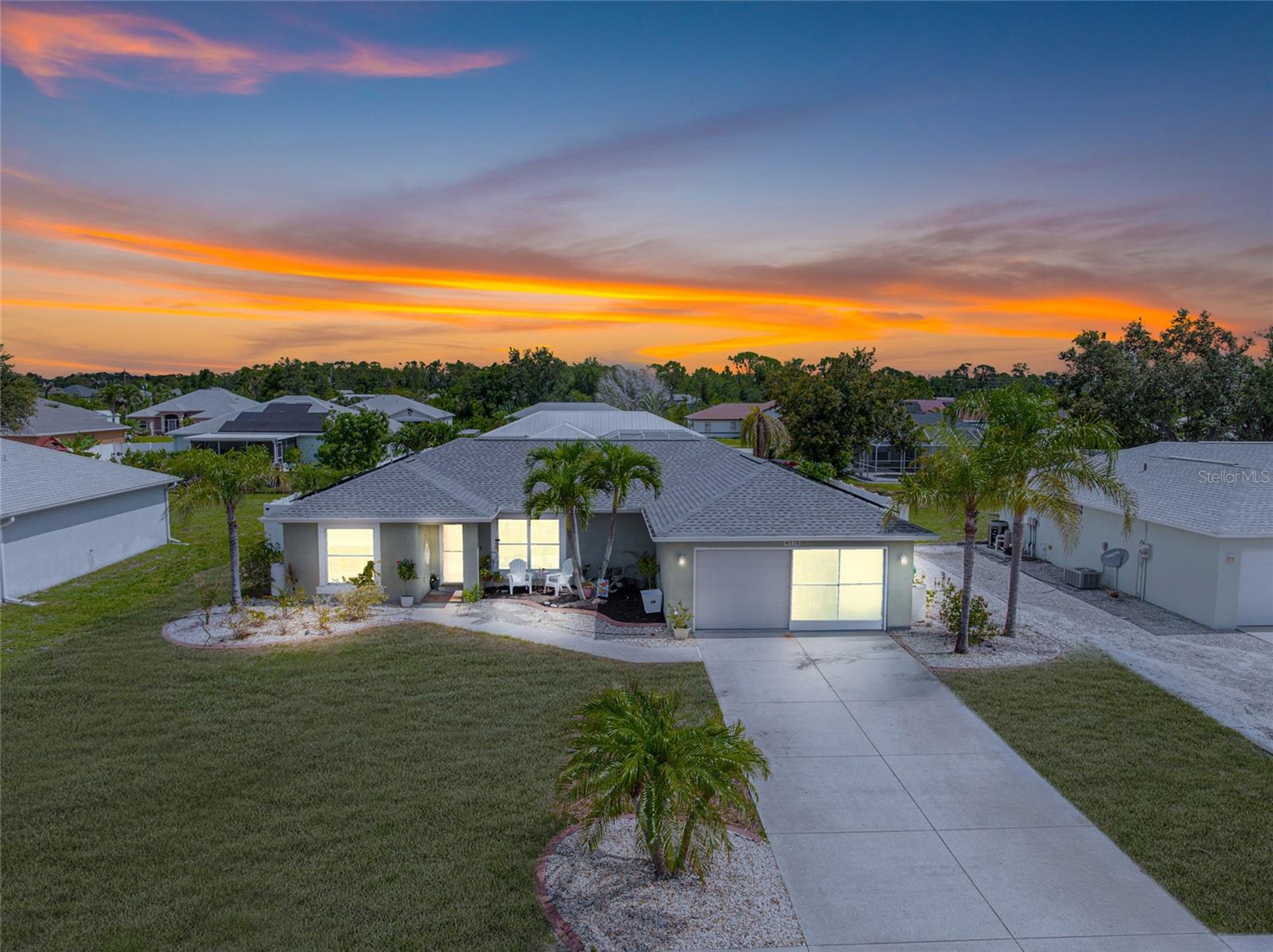 Single Family Residence em PORT CHARLOTTE, FL - Daniel Dourado