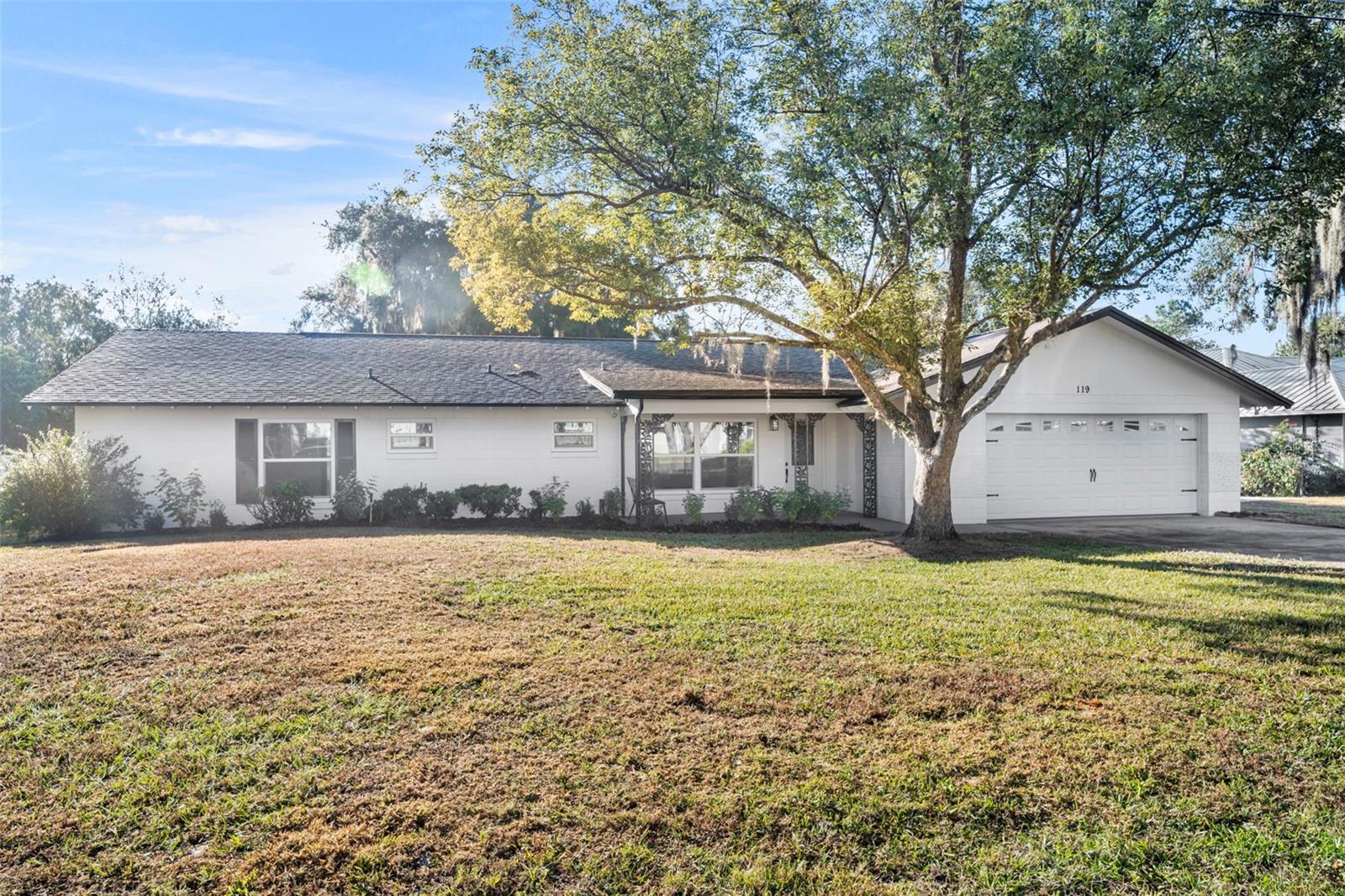 Single Family Residence in OVIEDO, FL - Daniel Dourado