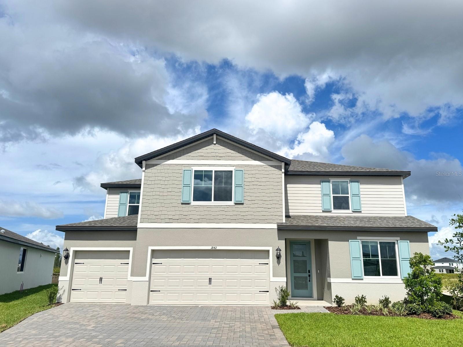 Single Family Residence em ZEPHYRHILLS, FL - Daniel Dourado